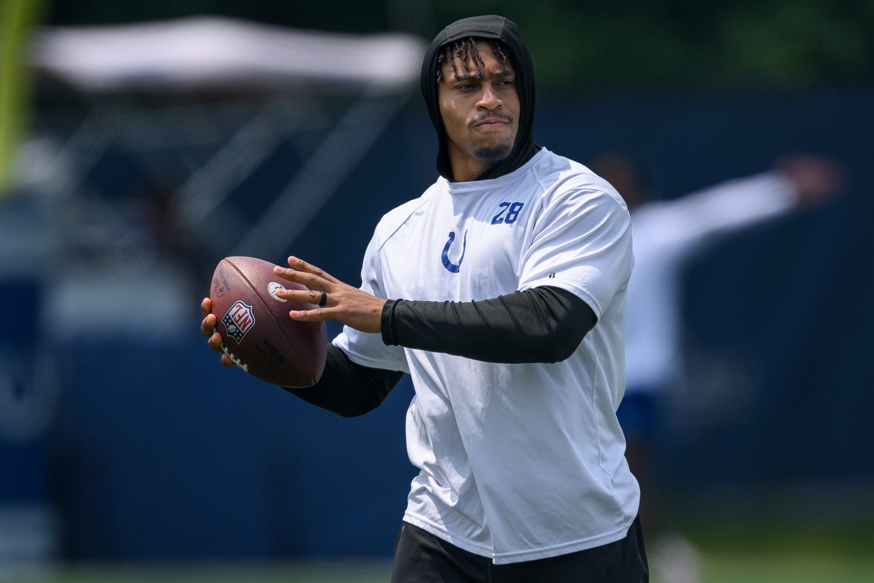INDIANAPOLIS, IN - JUNE 07: Indianapolis Colts running back Jonathan Taylor (28) runs through a drill during the Indianapolis Colts OTA on June 7, 2023 at the Indiana Farm Bureau Football Center in Indianapolis, IN. (Photo by Zach Bolinger/Icon Sportswire via Getty Images)