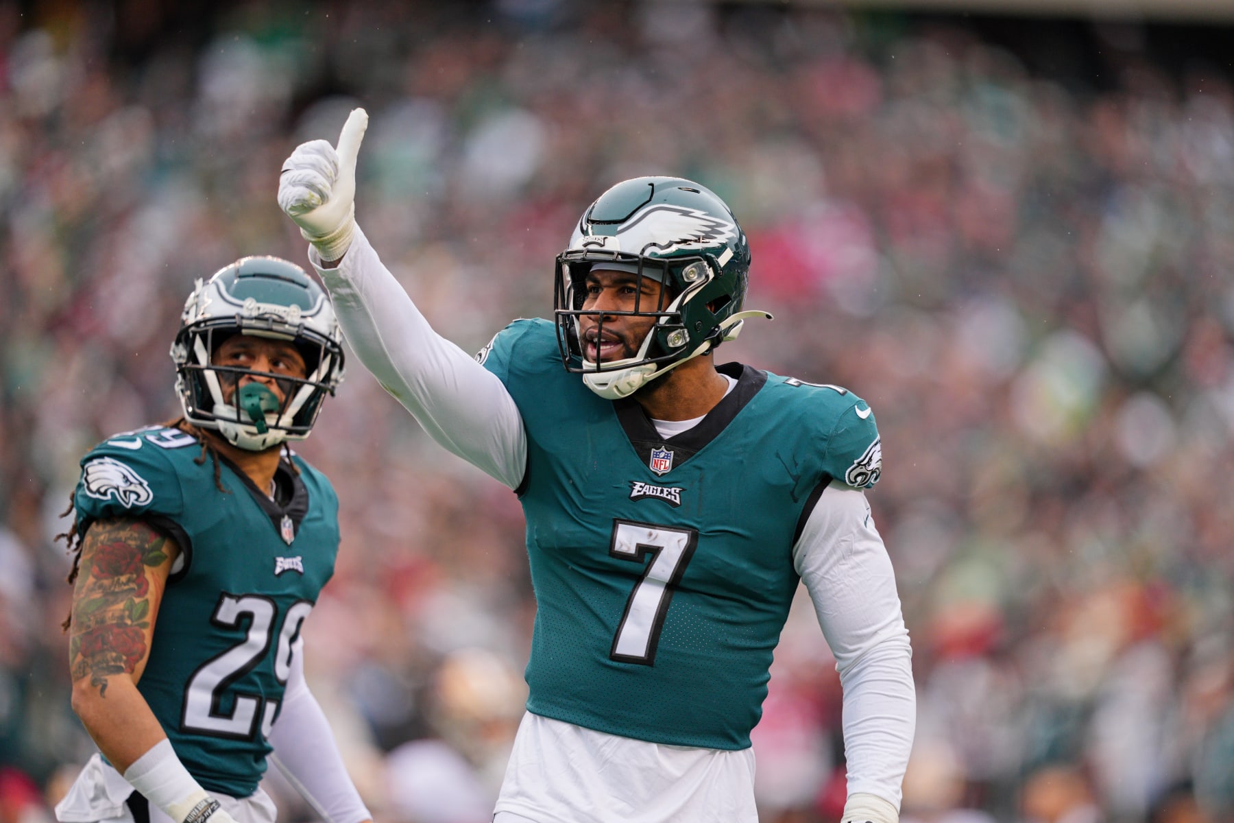 PHILADELPHIA, PA - JANUARY 29: Philadelphia Eagles linebacker Haason Reddick (7) gestures to the crowd during the Championship game between the San Fransisco 49ers and the Philadelphia Eagles on January 29, 2023. (Photo by Andy Lewis/Icon Sportswire via Getty Images)
