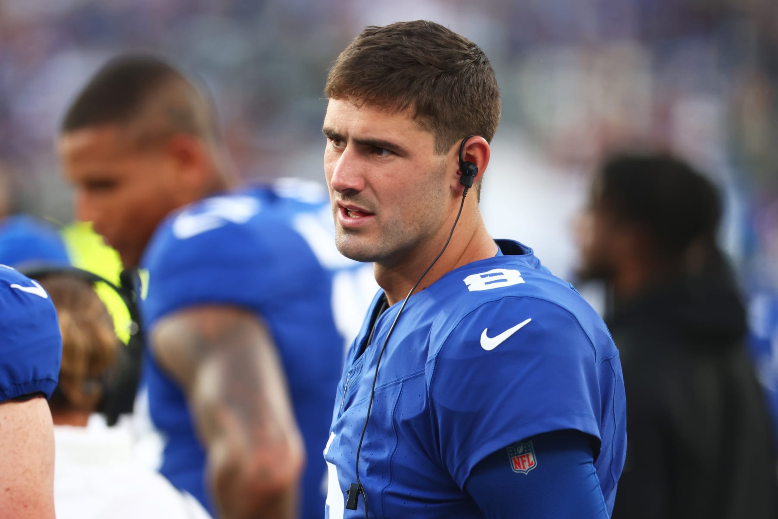 EAST RUTHERFORD, NEW JERSEY - AUGUST 26: Daniel Jones #8 of the New York Giants looks on from the sidelines against the New York Jets during a preseason game at MetLife Stadium on August 26, 2023 in East Rutherford, New Jersey. (Photo by Mike Stobe/Getty Images) EAST RUTHERFORD, NEW JERSEY - AUGUST 26: Daniel Jones #8 of the New York Giants looks on from the sidelines against the New York Jets during a preseason game at MetLife Stadium on August 26, 2023 in East Rutherford, New Jersey. (Photo by Mike Stobe/Getty Images)