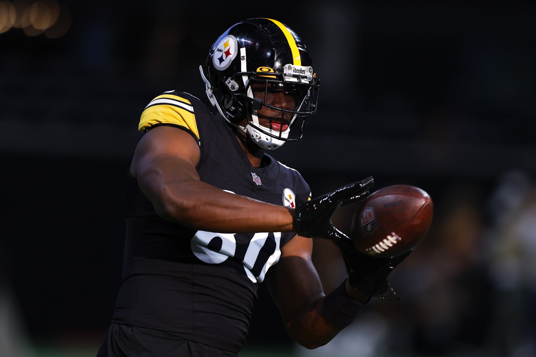 ATLANTA, GEORGIA - AUGUST 24: Darnell Washington #80 of the Pittsburgh Steelers warms up prior to a preseason game against the Atlanta Falcons at Mercedes-Benz Stadium on August 24, 2023 in Atlanta, Georgia. (Photo by Todd Kirkland/Getty Images) ATLANTA, GEORGIA - AUGUST 24: Darnell Washington #80 of the Pittsburgh Steelers warms up prior to a preseason game against the Atlanta Falcons at Mercedes-Benz Stadium on August 24, 2023 in Atlanta, Georgia. (Photo by Todd Kirkland/Getty Images)