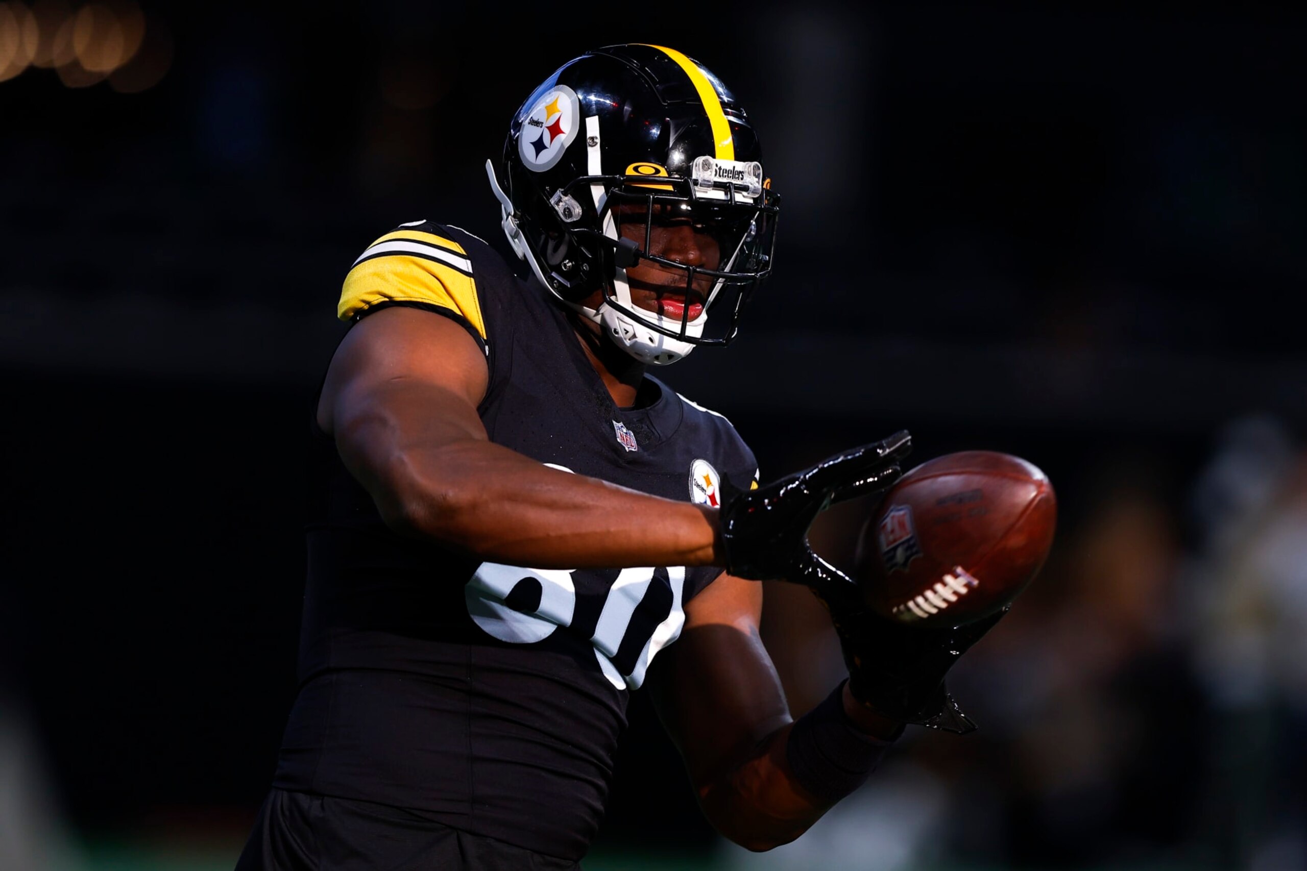 ATLANTA, GEORGIA - AUGUST 24: Darnell Washington #80 of the Pittsburgh Steelers warms up prior to a preseason game against the Atlanta Falcons at Mercedes-Benz Stadium on August 24, 2023 in Atlanta, Georgia. (Photo by Todd Kirkland/Getty Images) ATLANTA, GEORGIA - AUGUST 24: Darnell Washington #80 of the Pittsburgh Steelers warms up prior to a preseason game against the Atlanta Falcons at Mercedes-Benz Stadium on August 24, 2023 in Atlanta, Georgia. (Photo by Todd Kirkland/Getty Images)