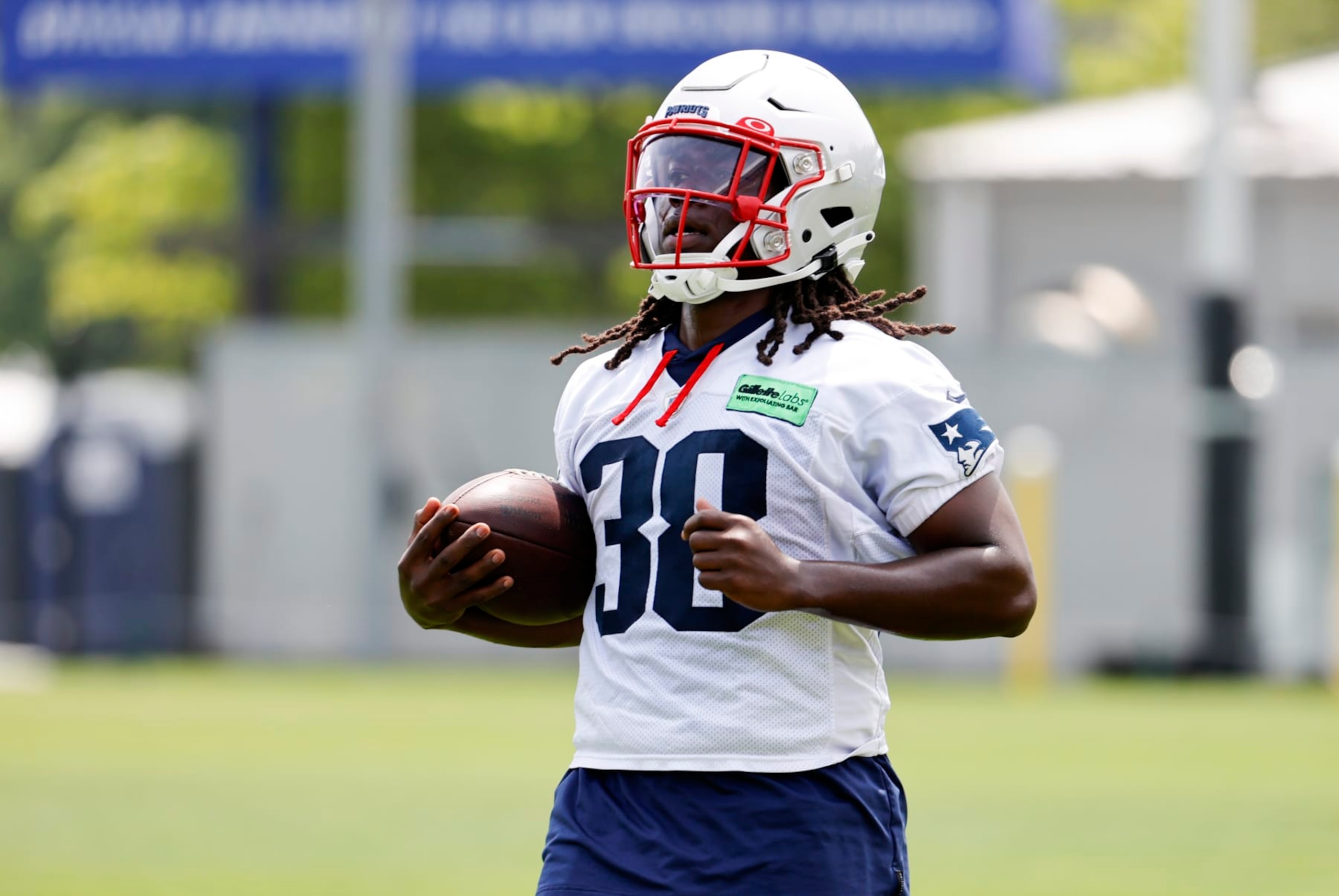 Patriots RB Rhamondre Stevenson