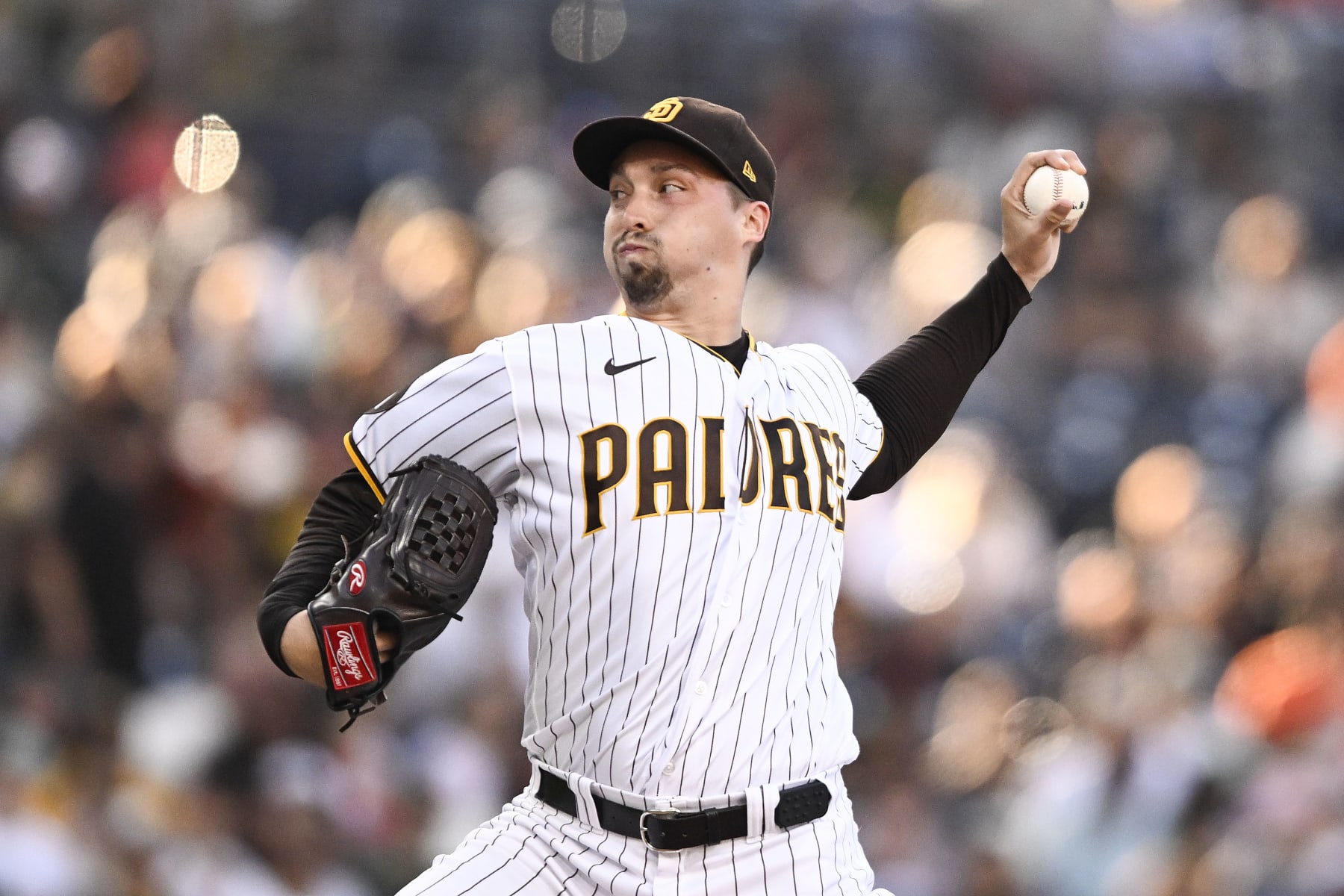 SAN DIEGO, CA - SEPTEMBER 02: Blake Snell #4 of the San Diego Padres pitches during the first inning against the San Francisco Giants at Petco Park on September 2, 2023 in San Diego, California. (Photo by Denis Poroy/Getty Images)
