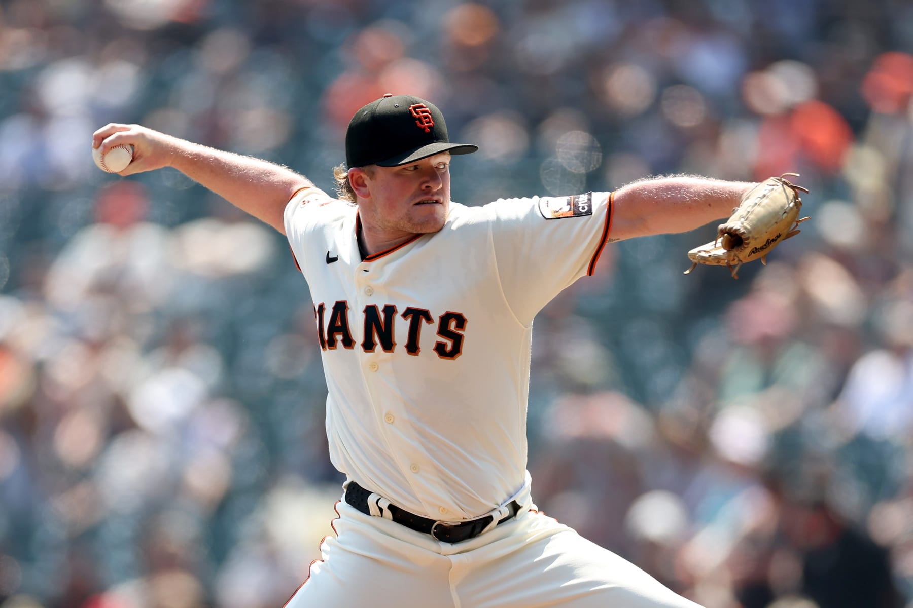 SAN FRANCISCO, CALIFORNIA - AUGUST 30: Logan Webb #62 of the San Francisco Giants pitches against the Cincinnati Reds in the first inning at Oracle Park on August 30, 2023 in San Francisco, California. (Photo by Ezra Shaw/Getty Images)