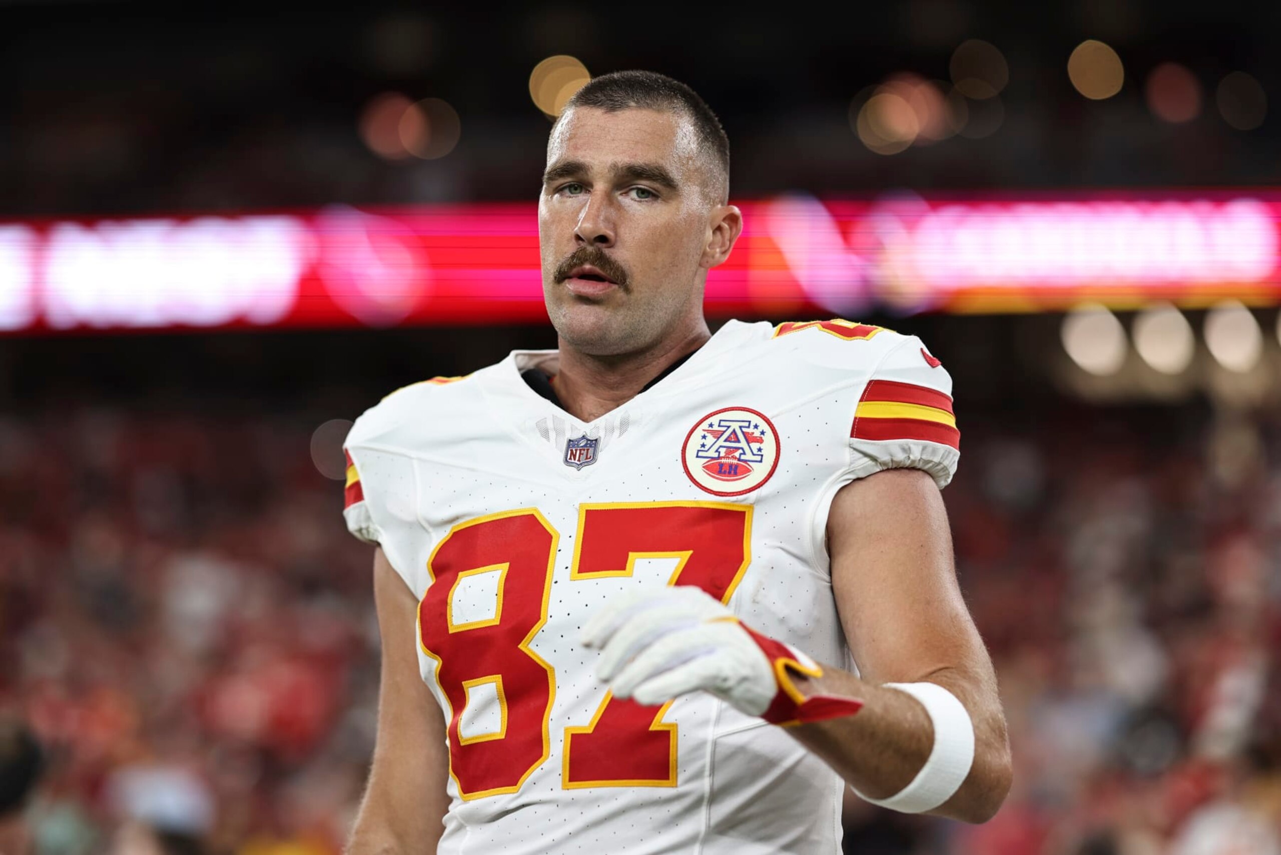 GLENDALE, ARIZONA - AUGUST 19: Travis Kelce #87 of the Kansas City Chiefs reacts prior to an NFL preseason football game between the Arizona Cardinals and the Kansas City Chiefs at State Farm Stadium on August 19, 2023 in Glendale, Arizona. (Photo by Michael Owens/Getty Images)
