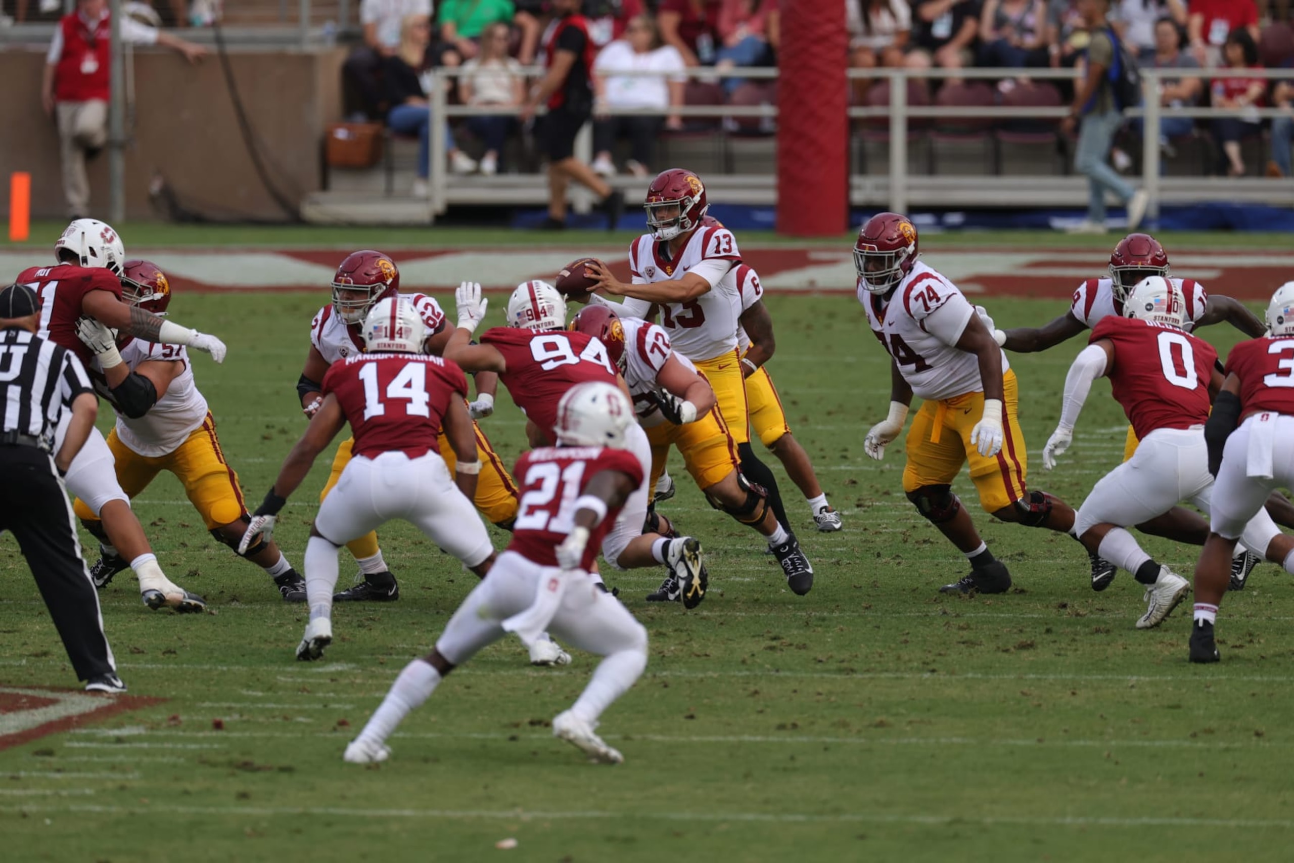 College Football: USC quarterback Caleb Williams (13) receives the snap from center vs Stanford at Stanford Stadium. 
Stanford, CA 9/10/2022 
CREDIT: Brad Mangin (Photo by Brad Mangin/Sports Illustrated via Getty Images) 
(Set Number: X164149)
