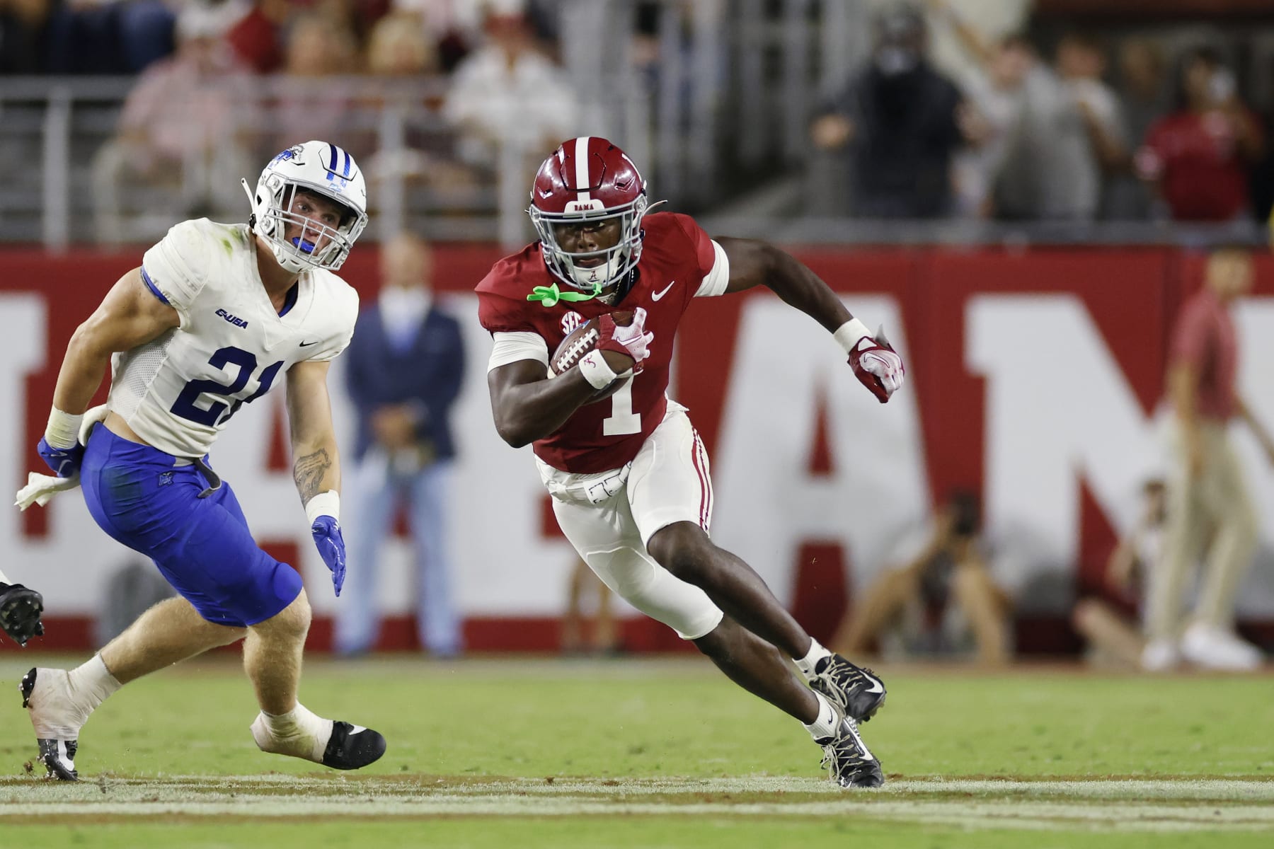 TUSCALOOSA, AL - SEPTEMBER 02: Alabama Crimson Tide defensive back Kool-Aid McKinstry (1) runs with the ball on a punt return during a college football game against the Middle Tennessee Blue Raiders on September 02, 2023 at Bryant-Denny Stadium in Tuscaloosa, Alabama. (Photo by Joe Robbins/Icon Sportswire via Getty Images)
