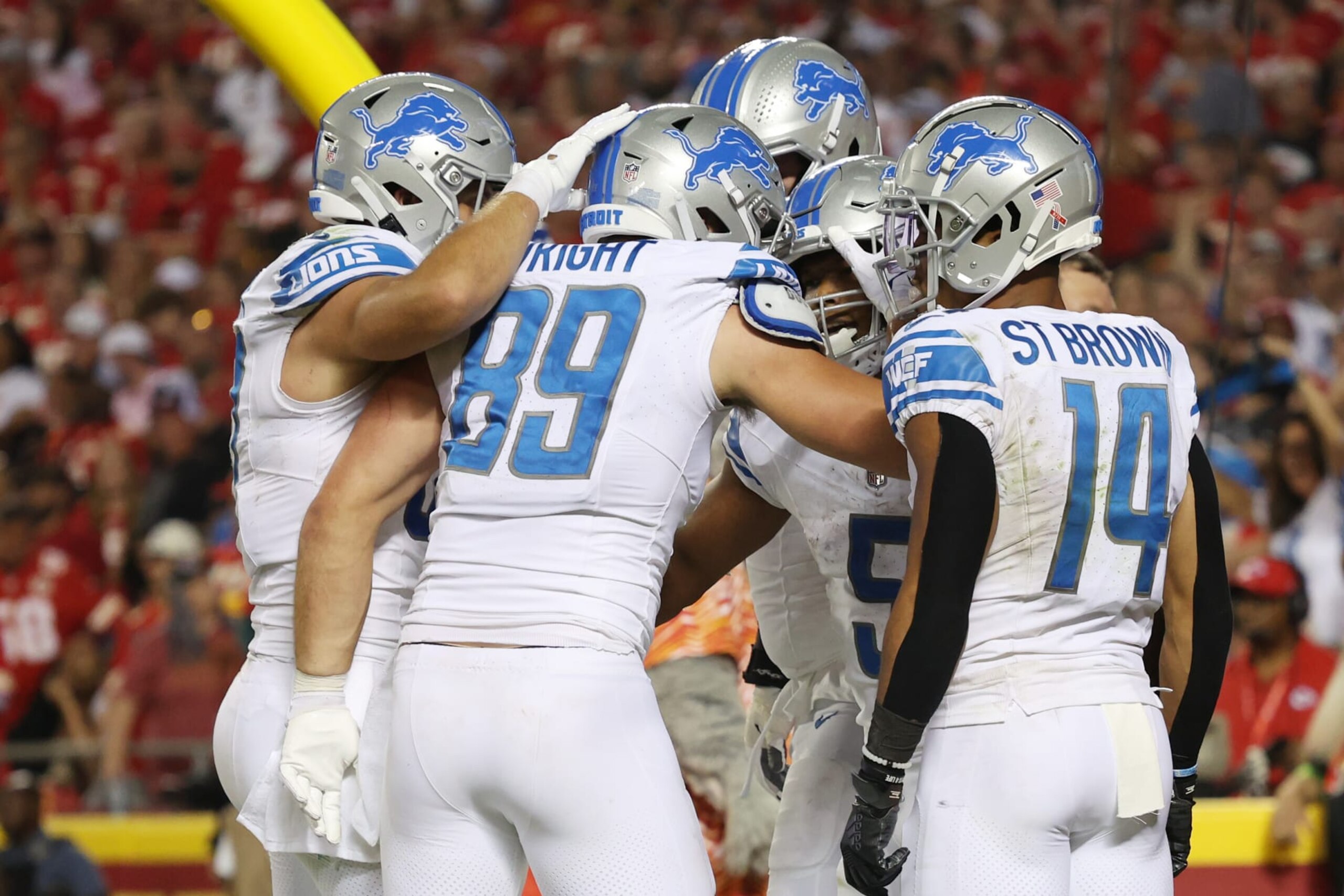 KANSAS CITY, MISSOURI - SEPTEMBER 07: David Montgomery #5 of the Detroit Lions celebrates his touchdown in the fourth quarter against the Kansas City Chiefs at GEHA Field at Arrowhead Stadium on September 07, 2023 in Kansas City, Missouri. (Photo by Jamie Squire/Getty Images)