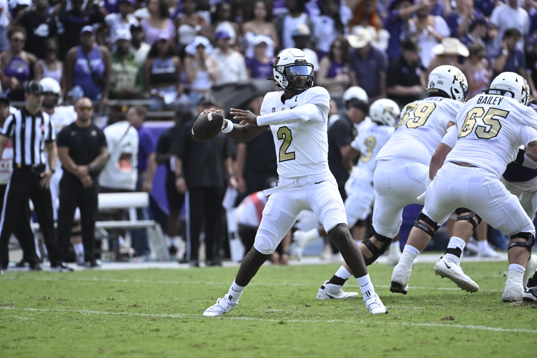 College Football: Colorado Shedeur Sanders (2) in action, throws the football vs. TCU at Amon G. Carter Stadium. 
Fort Worth, TX 9/2/2023
CREDIT: Greg Nelson (Photo by Greg Nelson/Sports Illustrated via Getty Images) 
(Set Number: X164412 TK1)