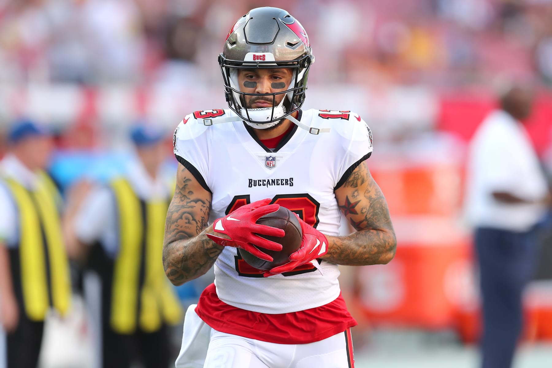 TAMPA, FL - AUGUST 11: Tampa Bay Buccaneers Wide Receiver Mike Evans (13) warms up before the preseason game between the Pittsburgh Steelers and the Tampa Bay Buccaneers on August 11, 2023 at Raymond James Stadium in Tampa, Florida. (Photo by Cliff Welch/Icon Sportswire via Getty Images)