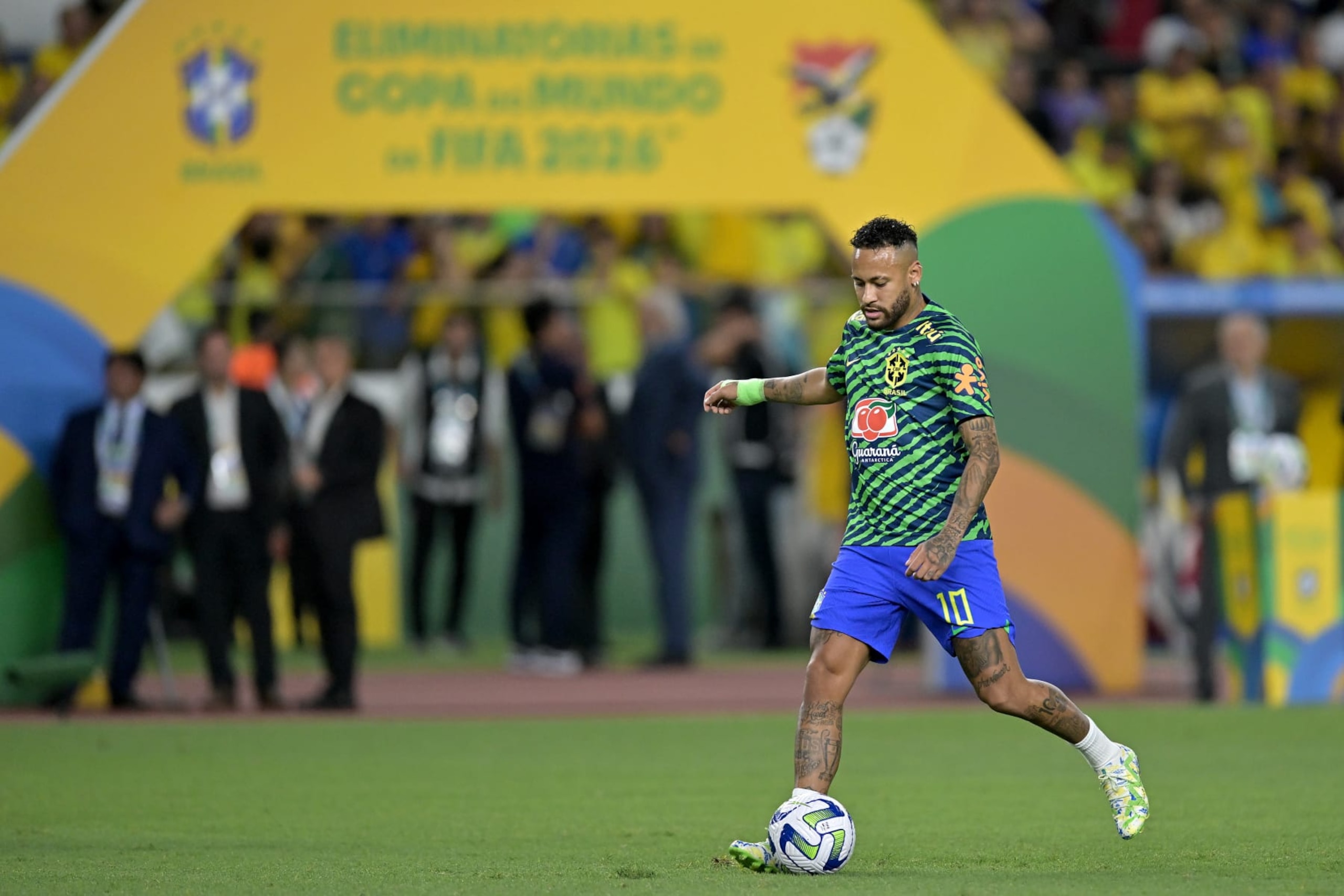 BELEM, BRAZIL - SEPTEMBER 08: Neymar Jr. of Brazil warms up prior to a FIFA World Cup 2026 Qualifier match between Brazil and Bolivia at Mangueirao on September 08, 2023 in Belem, Brazil. (Photo by Pedro Vilela/Getty Images)