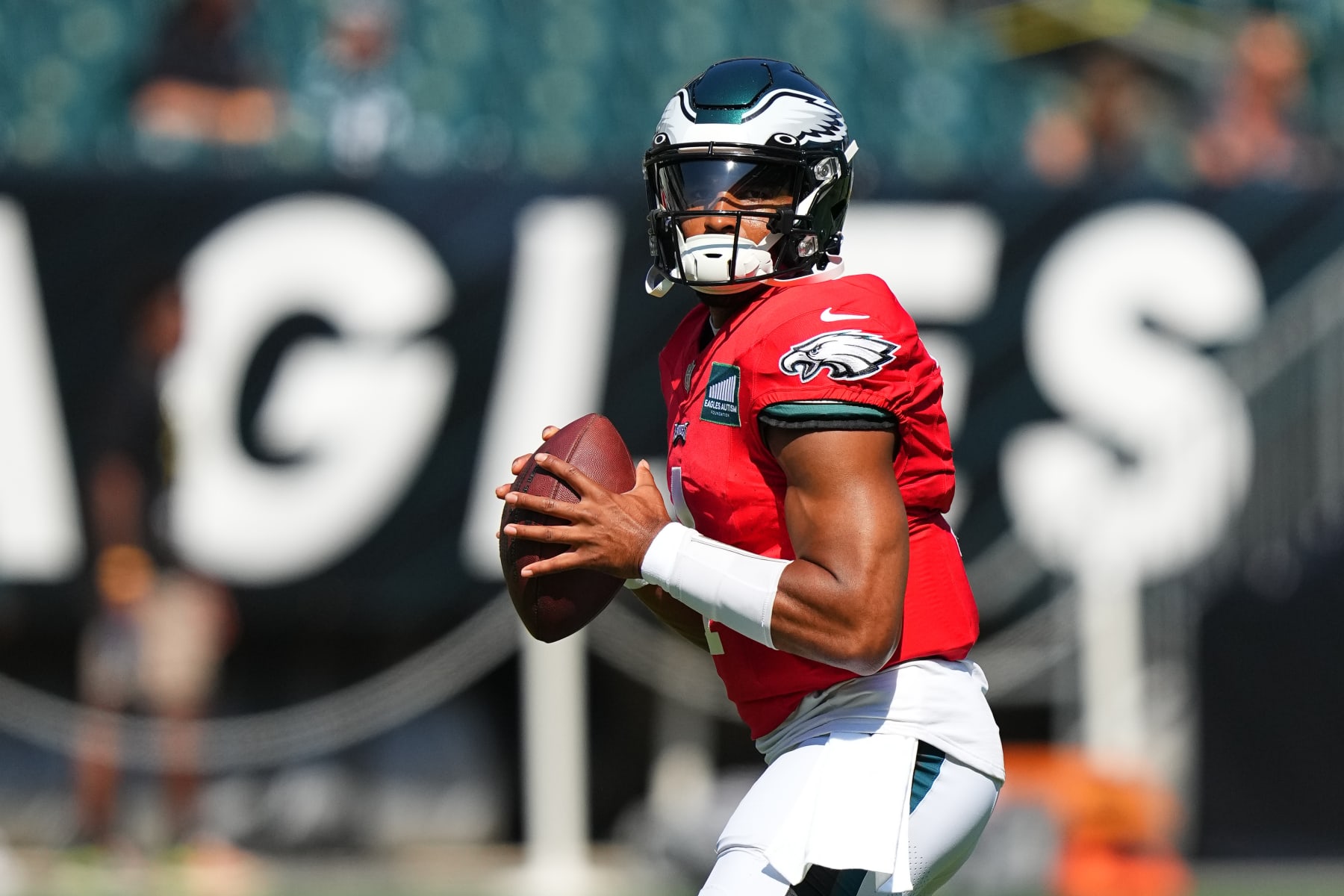 PHILADELPHIA, PENNSYLVANIA - AUGUST 9: Jalen Hurts #1 of the Philadelphia Eagles looks to pass the ball during Training Camp at Lincoln Financial Field on August 9, 2023 in Philadelphia, Pennsylvania. (Photo by Mitchell Leff/Getty Images)