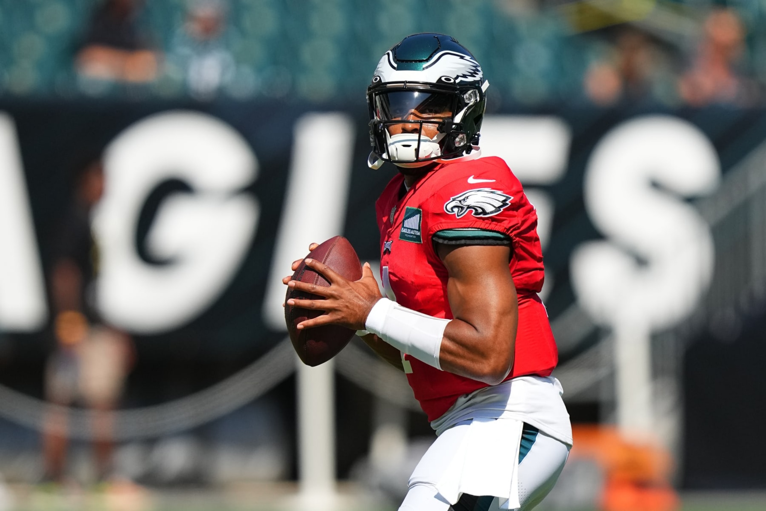 PHILADELPHIA, PENNSYLVANIA - AUGUST 9: Jalen Hurts #1 of the Philadelphia Eagles looks to pass the ball during Training Camp at Lincoln Financial Field on August 9, 2023 in Philadelphia, Pennsylvania. (Photo by Mitchell Leff/Getty Images) PHILADELPHIA, PENNSYLVANIA - AUGUST 9: Jalen Hurts #1 of the Philadelphia Eagles looks to pass the ball during Training Camp at Lincoln Financial Field on August 9, 2023 in Philadelphia, Pennsylvania. (Photo by Mitchell Leff/Getty Images)