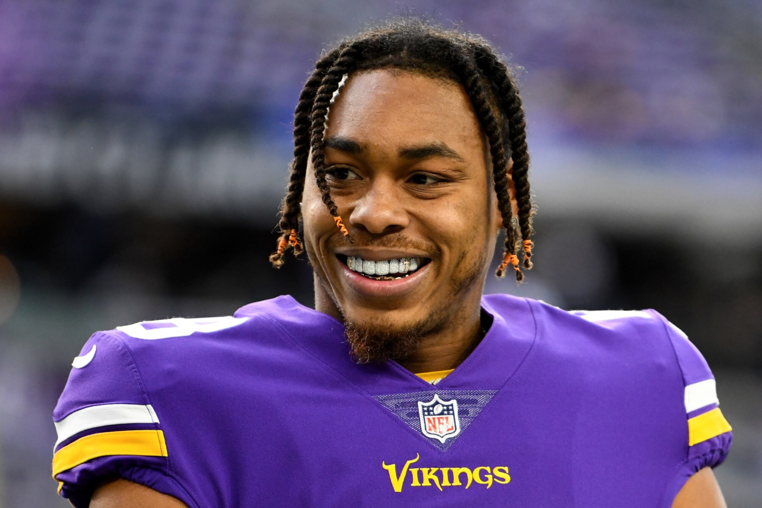 MINNEAPOLIS, MINNESOTA - DECEMBER 17: Justin Jefferson #18 of the Minnesota Vikings warms up prior to a game against the Indianapolis Colts at U.S. Bank Stadium on December 17, 2022 in Minneapolis, Minnesota. (Photo by Stephen Maturen/Getty Images)