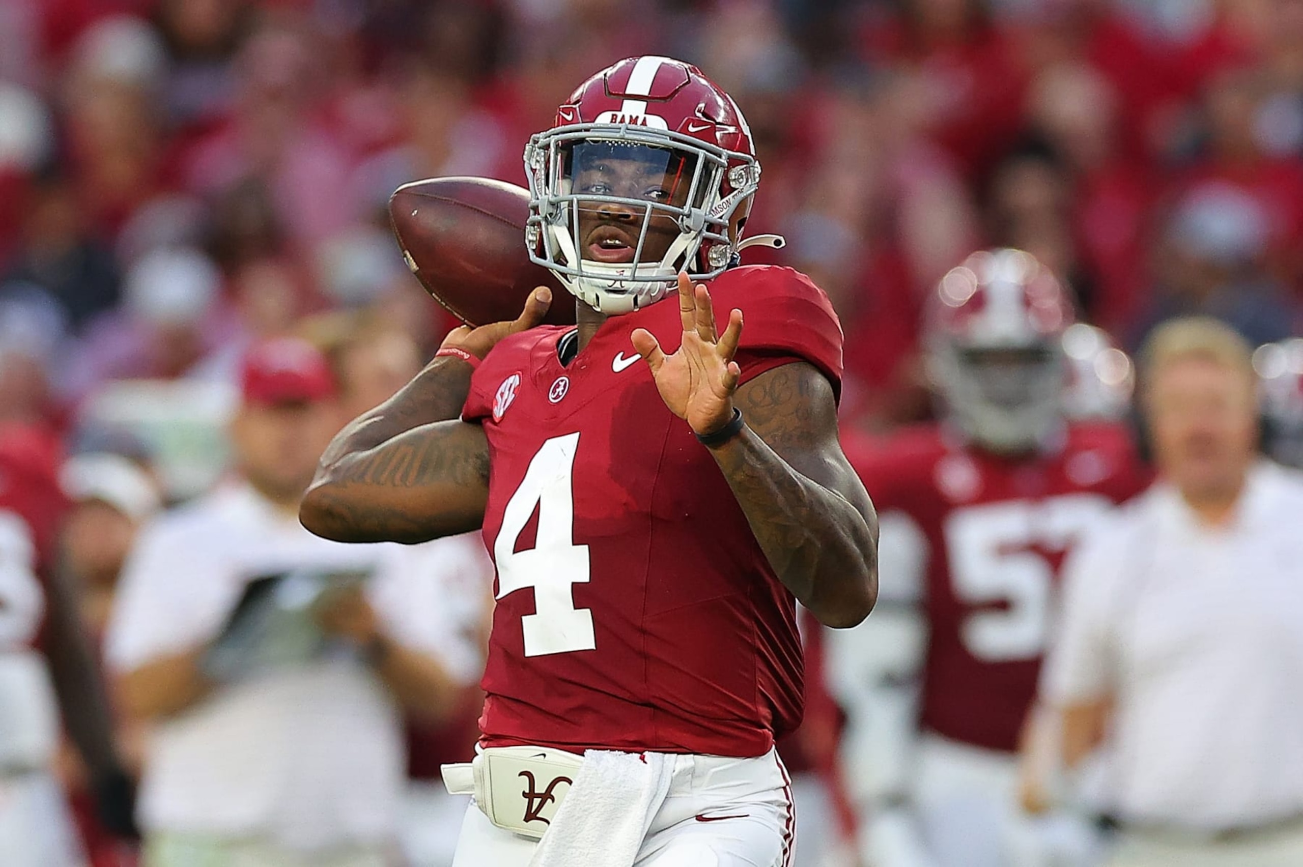 TUSCALOOSA, ALABAMA - SEPTEMBER 02:  Jalen Milroe #4 of the Alabama Crimson Tide looks to pass against the Middle Tennessee Blue Raiders during the first quarter at Bryant-Denny Stadium on September 02, 2023 in Tuscaloosa, Alabama. (Photo by Kevin C. Cox/Getty Images)