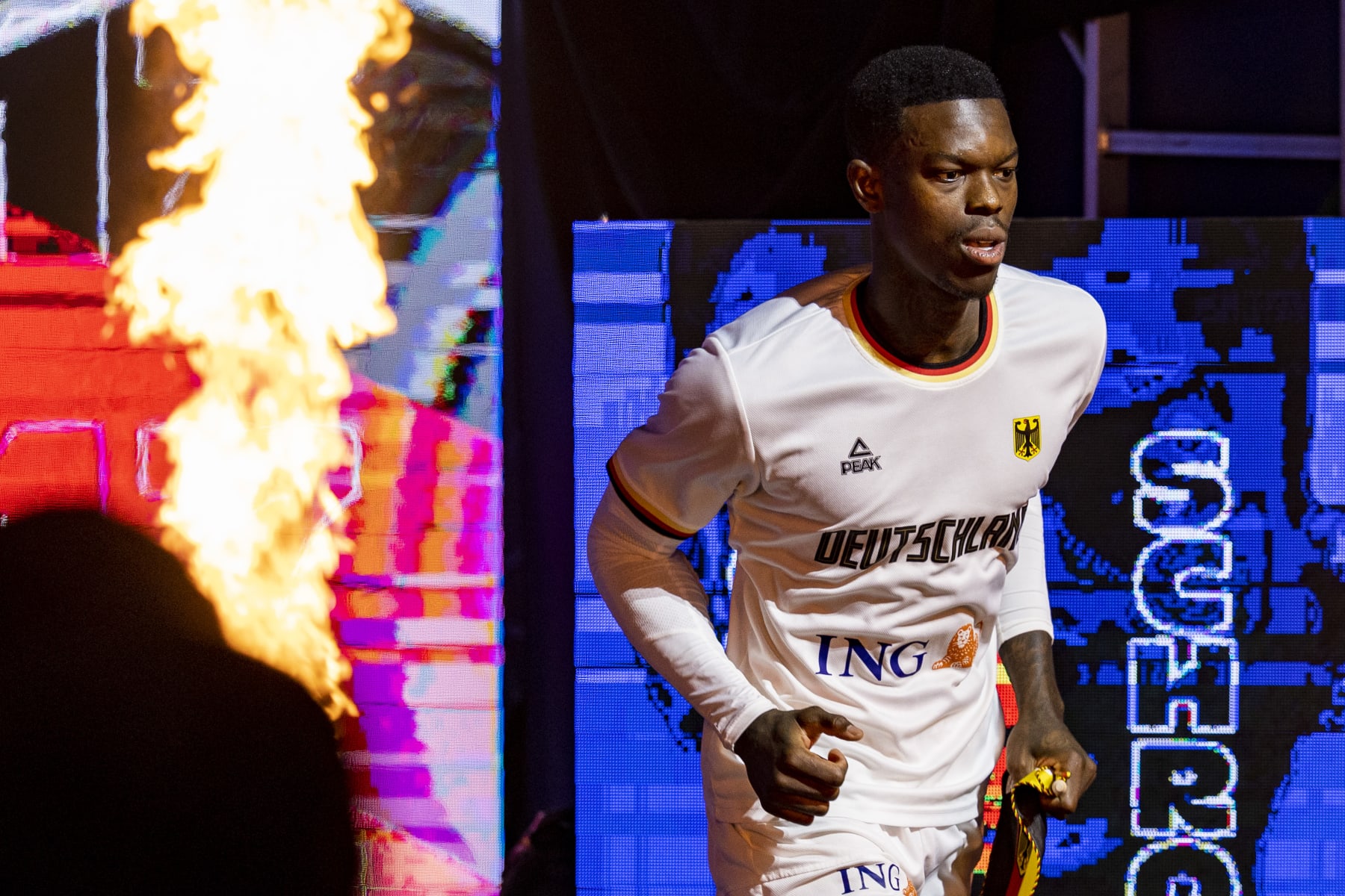 MANILA, PHILIPPINES - SEPTEMBER 10: Dennis Schroder #17 of Germany enters the court prior to the FIBA Basketball World Cup Final between Germany and Serbia at Mall of Asia Arena on September 10, 2023 in Manila, Philippines. (Photo by Ezra Acayan/Getty Images) MANILA, PHILIPPINES - SEPTEMBER 10: Dennis Schroder #17 of Germany enters the court prior to the FIBA Basketball World Cup Final between Germany and Serbia at Mall of Asia Arena on September 10, 2023 in Manila, Philippines. (Photo by Ezra Acayan/Getty Images)