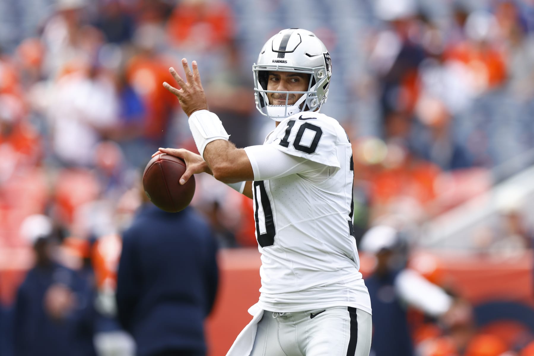 DENVER, COLORADO - SEPTEMBER 10: Jimmy Garoppolo #10 of the Las Vegas Raiders warms-up prior to a game against the Denver Broncos at Empower Field At Mile High on September 10, 2023 in Denver, Colorado. (Photo by Justin Edmonds/Getty Images)