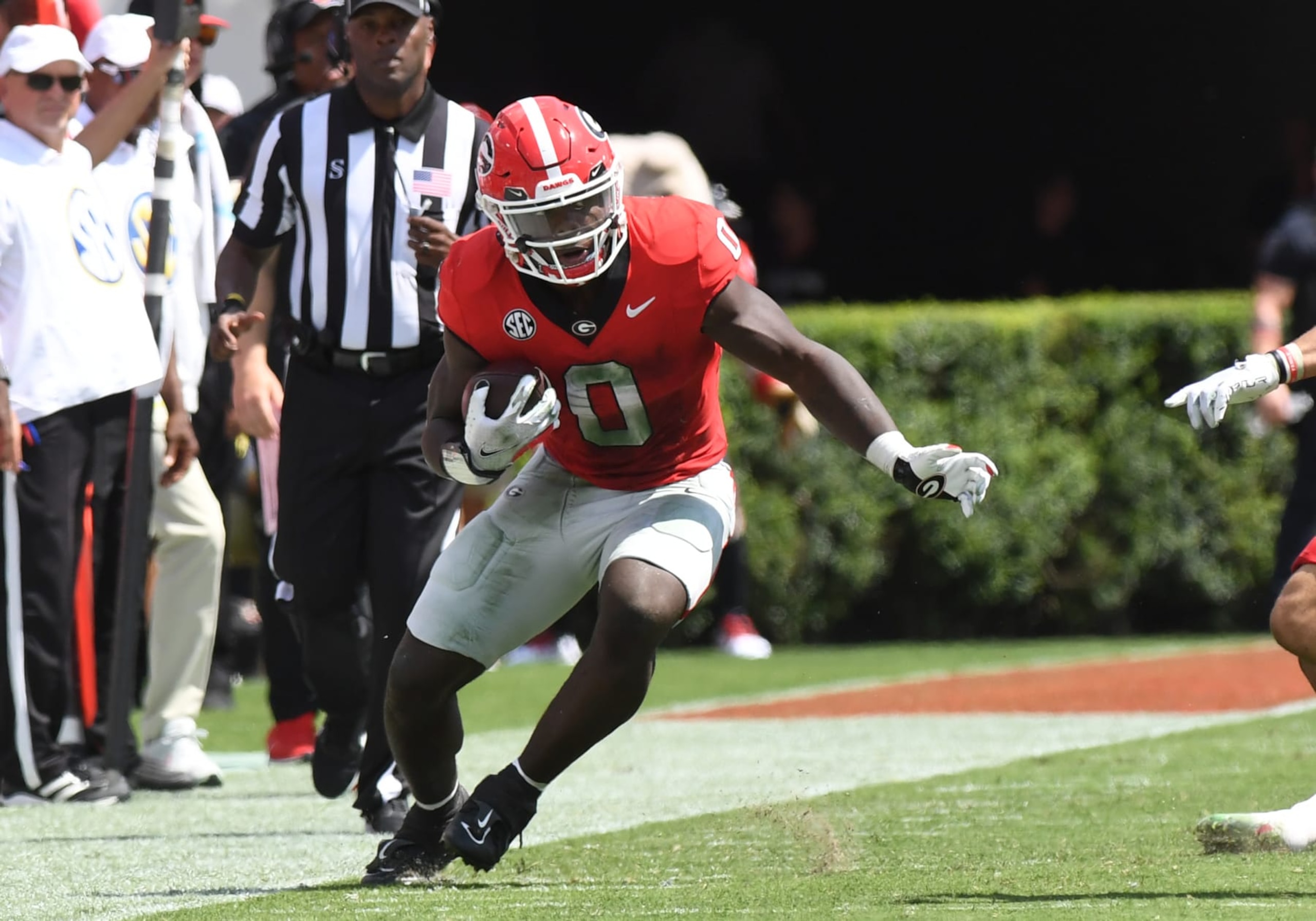 ATHENS, GA - SEPTEMBER 09: Georgia Bulldogs Running Back Roderick Robinson II (0) rushes the ball during the college football game between the Ball State Cardinals and the Georgia Bulldogs on September 09, 2023, at Sanford Stadium in Athens, GA. (Photo by Jeffrey Vest/Icon Sportswire via Getty Images)