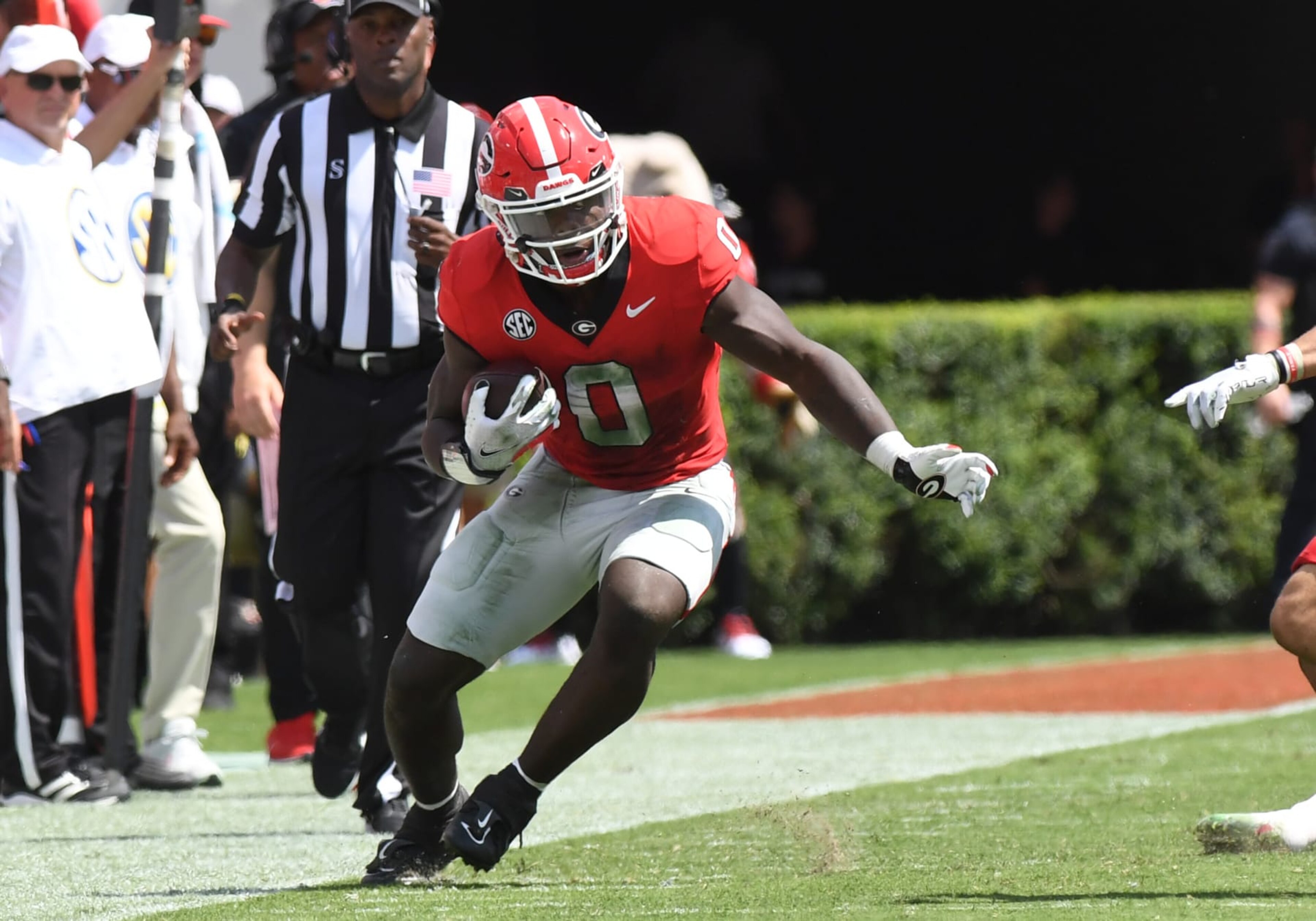 ATHENS, GA - SEPTEMBER 09: Georgia Bulldogs Running Back Roderick Robinson II (0) rushes the ball during the college football game between the Ball State Cardinals and the Georgia Bulldogs on September 09, 2023, at Sanford Stadium in Athens, GA. (Photo by Jeffrey Vest/Icon Sportswire via Getty Images)