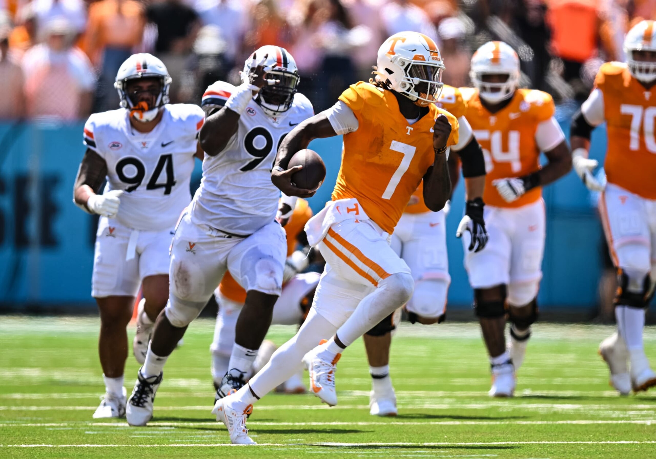 NASHVILLE, TN - SEPTEMBER 02: Tennessee Volunteers quarterback Joe Milton III (7) runs the ball during a college football game between the Tennessee Volunteers and the Virginia Cavaliers on September 2, 2023, at Nissan Stadium, in Nashville, TN. (Photo by Bryan Lynn/Icon Sportswire via Getty Images)