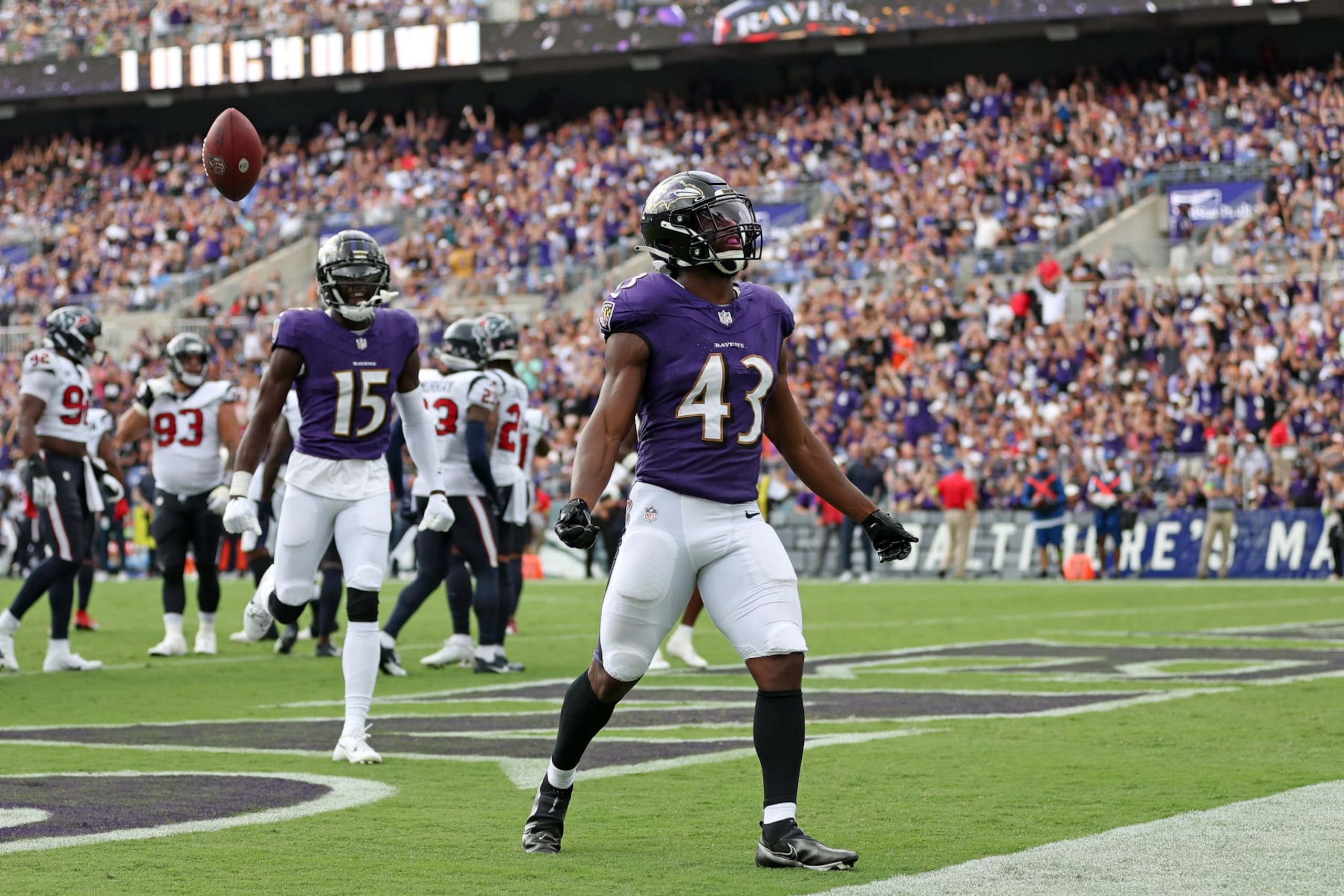 BALTIMORE, MARYLAND - SEPTEMBER 10:  Justice Hill #43 of the Baltimore Ravens runs the ball for a touchdown against the Houston Texans during the second half at M&T Bank Stadium on September 10, 2023 in Baltimore, Maryland. (Photo by Patrick Smith/Getty Images)