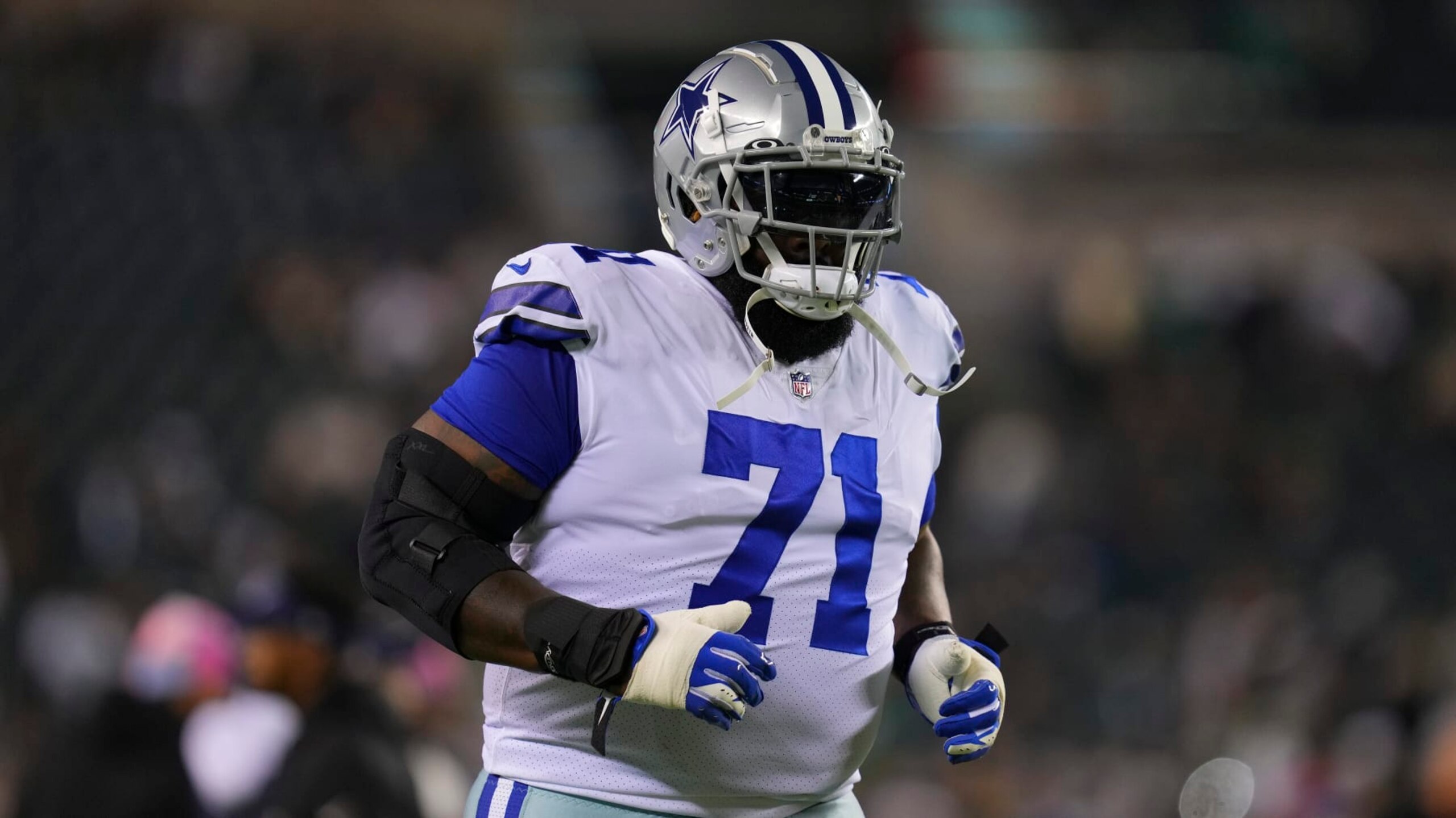 PHILADELPHIA, PA - OCTOBER 16: Jason Peters #71 of the Dallas Cowboys runs on the field prior to the game against the Philadelphia Eagles at Lincoln Financial Field on October 16, 2022 in Philadelphia, Pennsylvania. (Photo by Mitchell Leff/Getty Images)