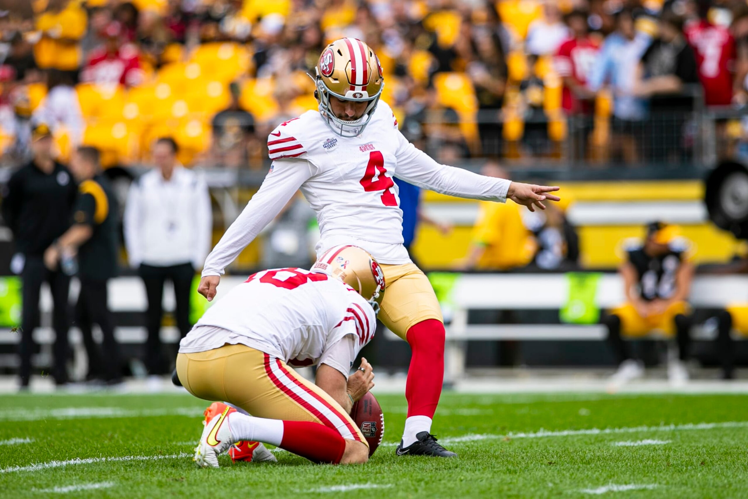 PITTSBURGH, PA - SEPTEMBER 10: San Francisco 49ers place kicker Jake Moody (4) warms up before the regular season NFL football game between the San Francisco 49ers and the Pittsburgh Steelers on September 10, 2023 at Acrisure Stadium in Pittsburgh, PA. (Photo by Mark Alberti/Icon Sportswire via Getty Images)