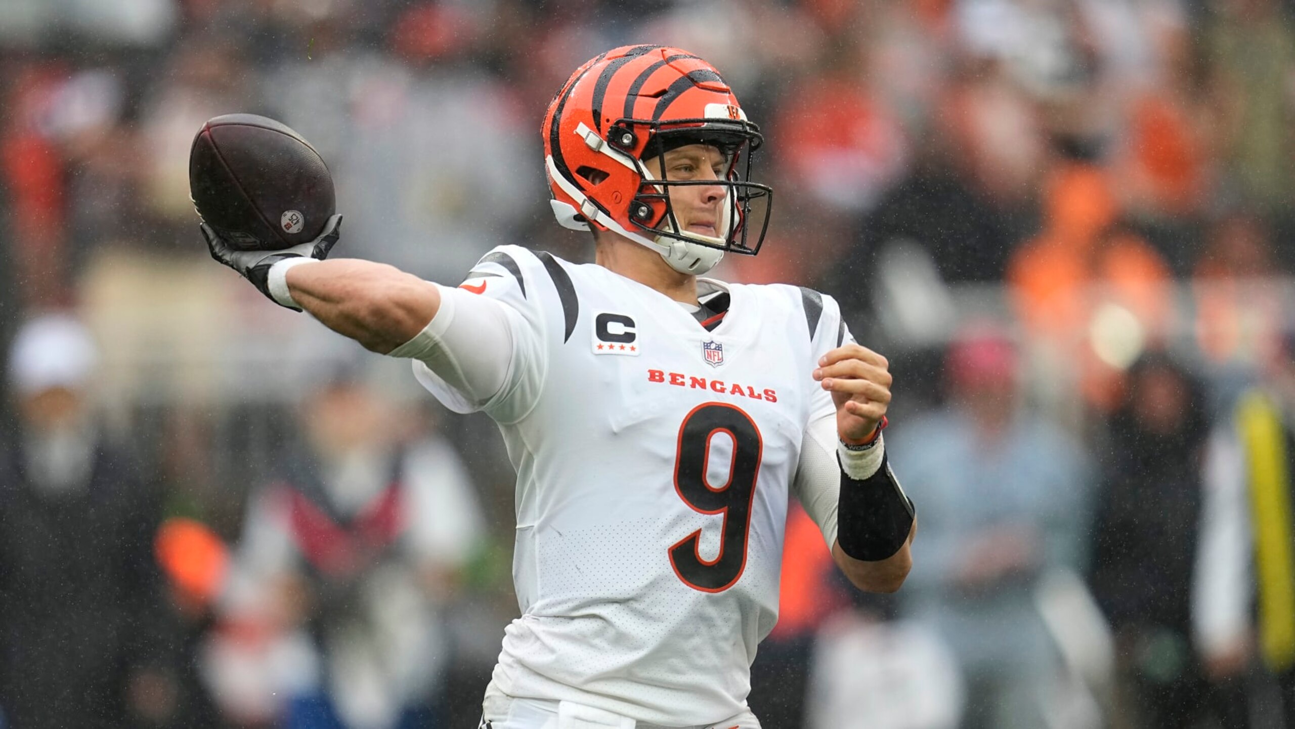 Cincinnati Bengals quarterback Joe Burrow (9) throws against the Cleveland Browns during the second half of an NFL football game Sunday, Sept. 10, 2023, in Cleveland. (AP Photo/Sue Ogrocki)