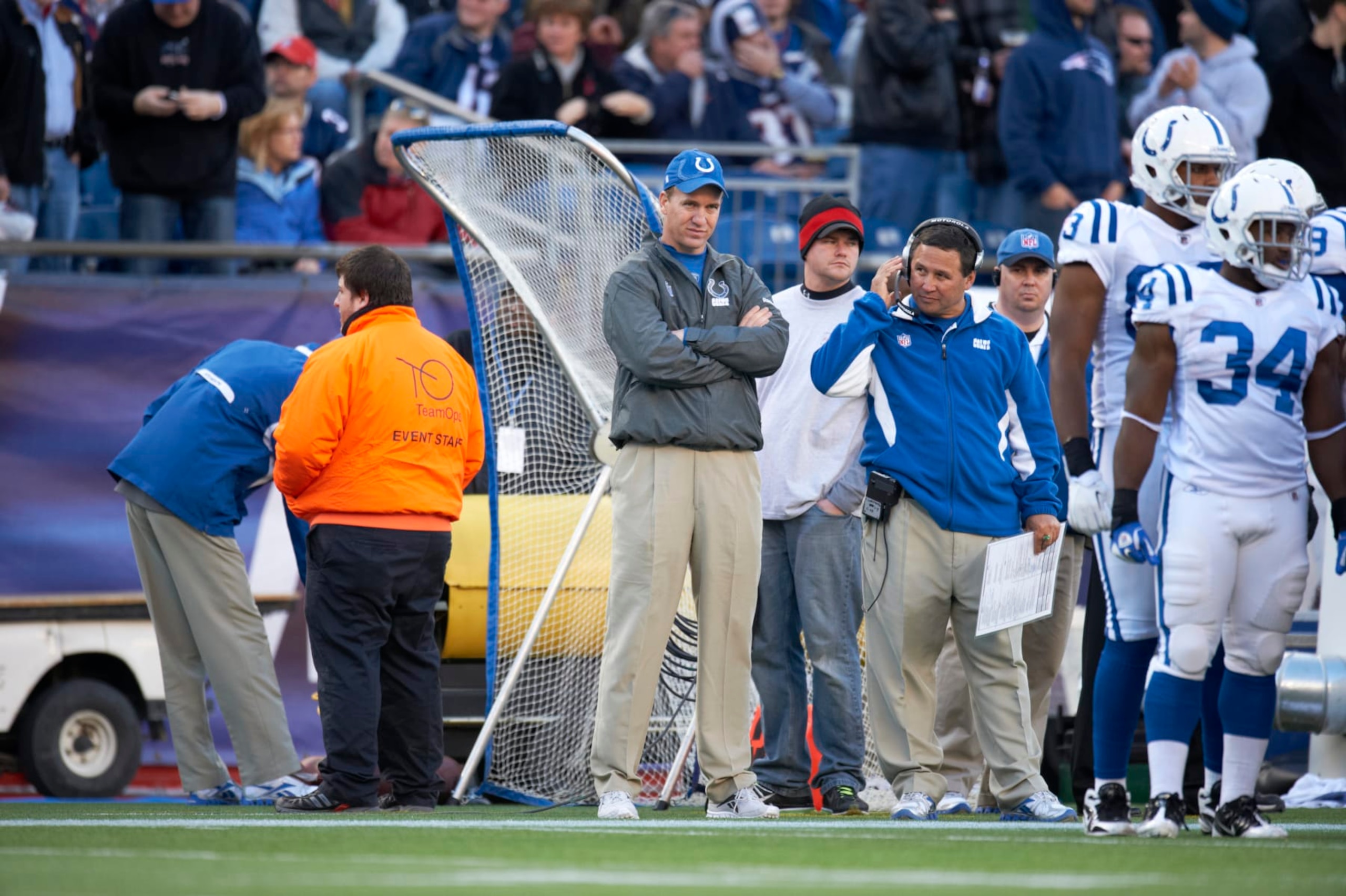 Football: Indianapolis Colts QB Peyton Manning on sidelines during game vs New England Patriots at Gillette Stadium.
Foxborough, MA 12/4/2011
CREDIT: Al Tielemans (Photo by Al Tielemans /Sports Illustrated via Getty Images)
(Set Number: X86663 TK1 R8 F6 )