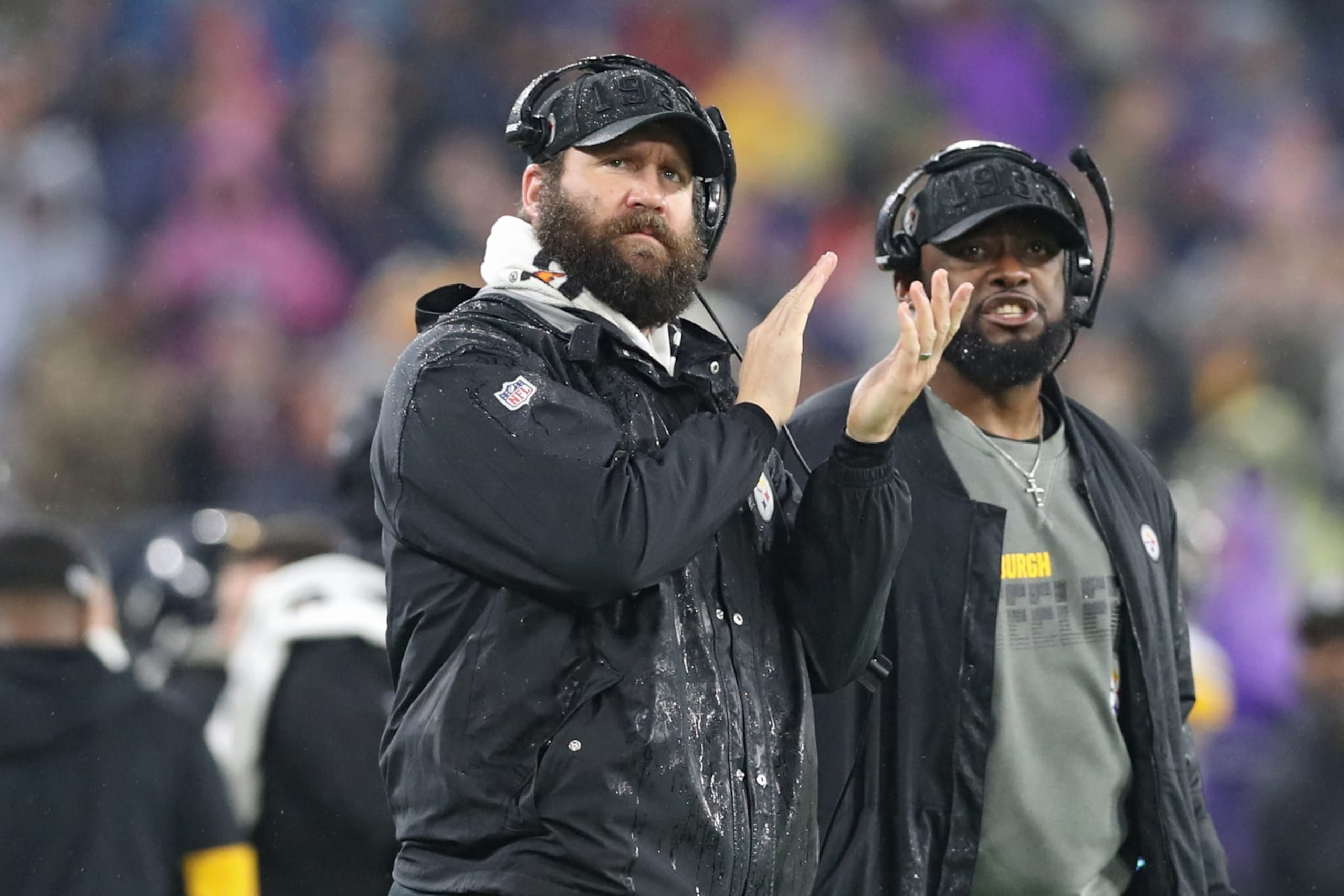 BALTIMORE, MARYLAND - DECEMBER 29: Quarterback Ben Roethlisberger #7 of the Pittsburgh Steelers and head coach Mike Tomlin of the Pittsburgh Steelers look on from the sideline against the Baltimore Ravens during the second quarter at M&T Bank Stadium on December 29, 2019 in Baltimore, Maryland. (Photo by Rob Carr/Getty Images)