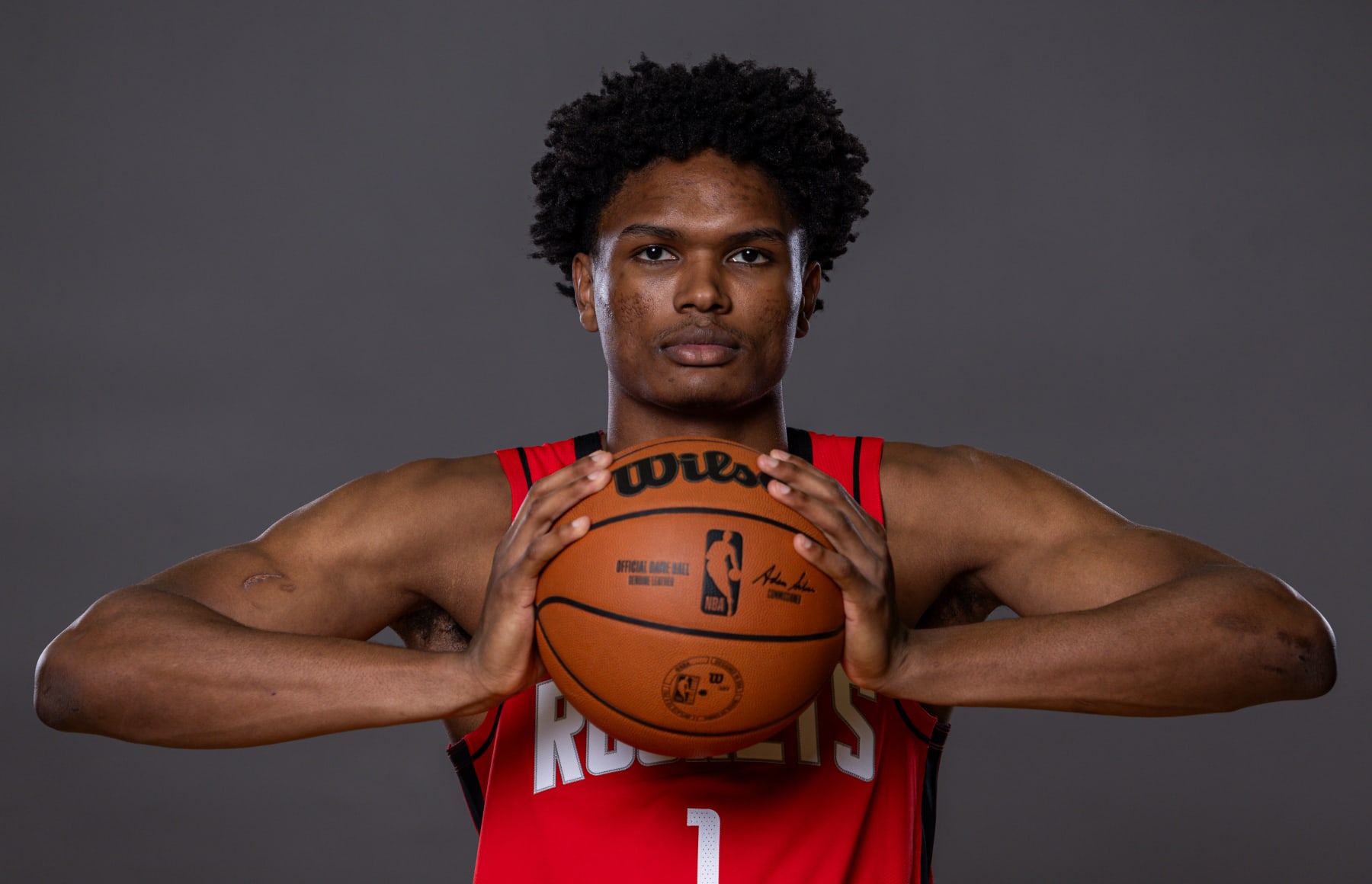 LAS VEGAS, NEVADA - JULY 14: Amen Thompson #1 of the Houston Rockets poses for a portrait during the 2023 NBA rookie photo shoot at UNLV on July 14, 2023 in Las Vegas, Nevada. (Photo by Jamie Squire/Getty Images)