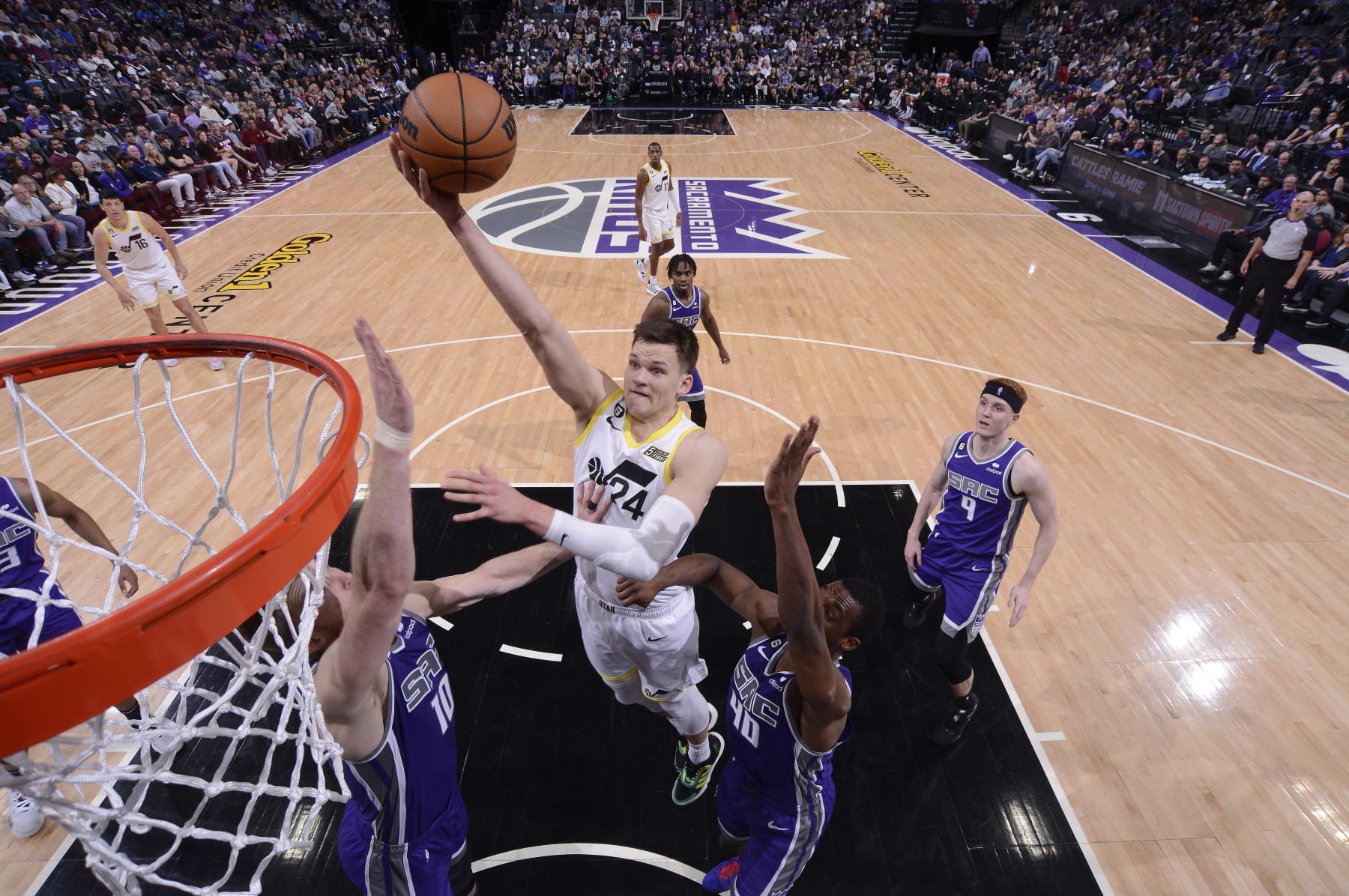 SACRAMENTO, CA - MARCH 25: Walker Kessler #24 of the Utah Jazz drives to the basket during the game against the Sacramento Kings on March 25, 2023 at Golden 1 Center in Sacramento, California. NOTE TO USER: User expressly acknowledges and agrees that, by downloading and or using this photograph, User is consenting to the terms and conditions of the Getty Images Agreement. Mandatory Copyright Notice: Copyright 2023 NBAE (Photo by Rocky Widner/NBAE via Getty Images)