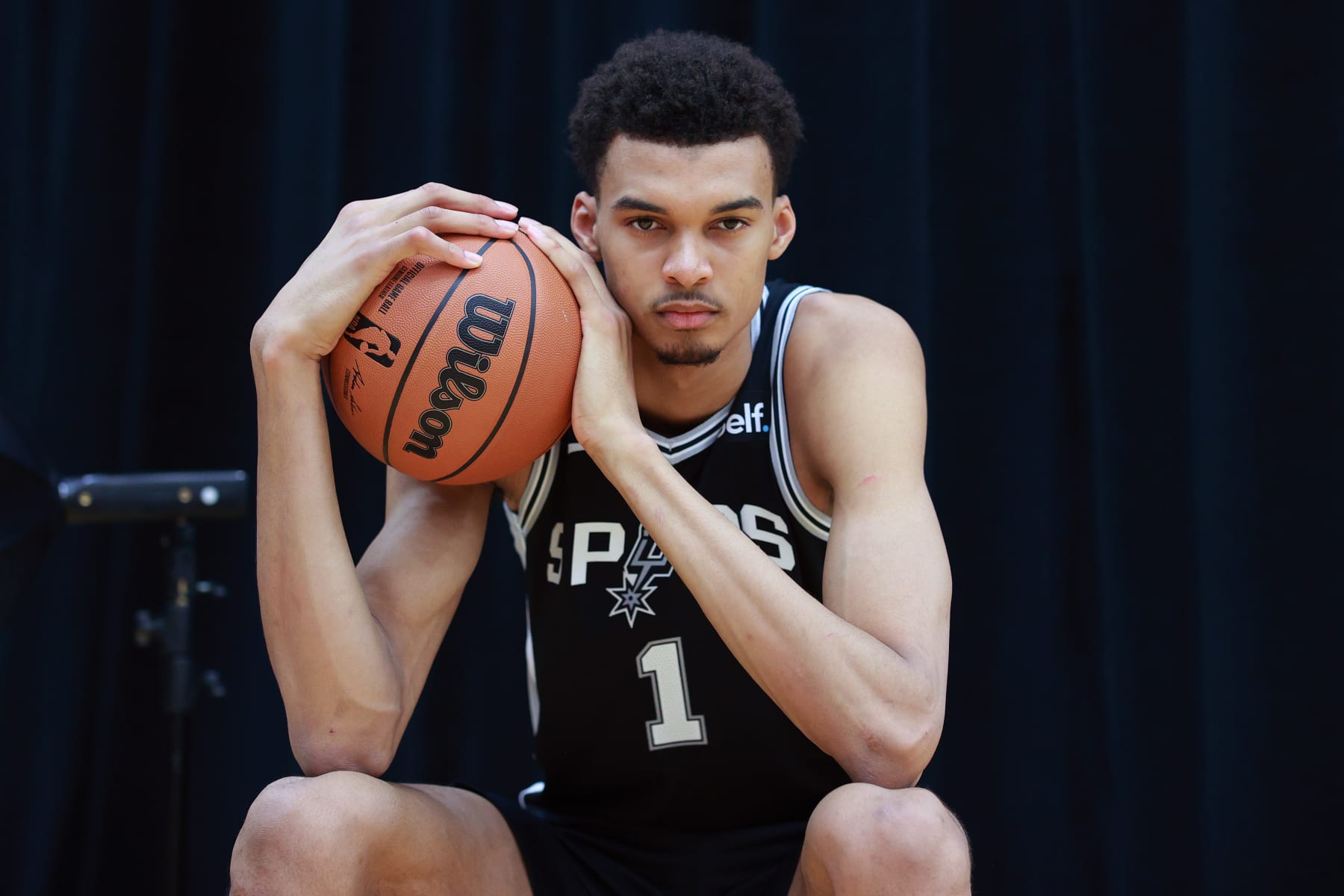 LAS VEGAS, NEVADA - JULY 12: Victor Wembanyama #1 of the San Antonio Spurs poses for a portrait during the 2023 NBA rookie photo shoot at UNLV on July 12, 2023 in Las Vegas, Nevada. (Photo by Mike Lawrie/Getty Images)