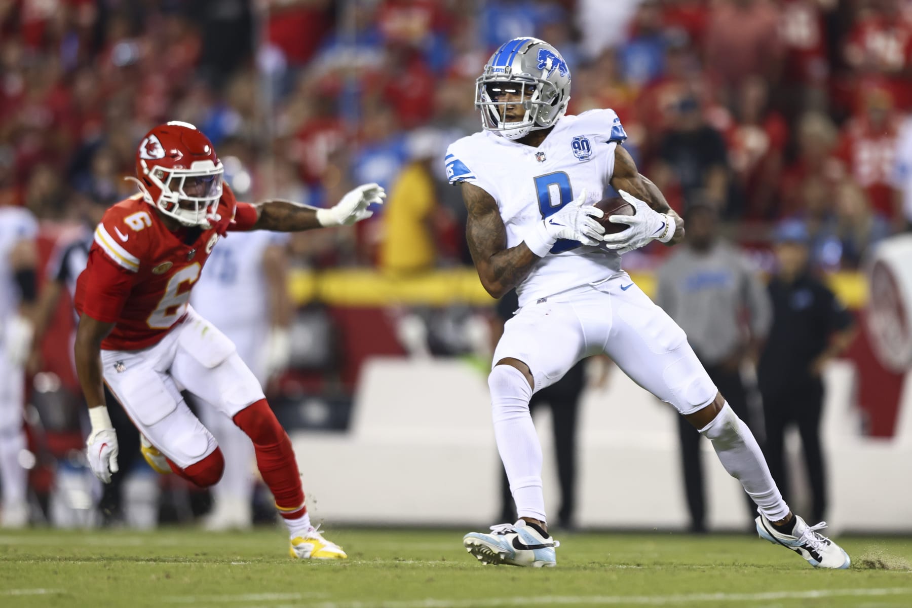 KANSAS CITY, MO - SEPTEMBER 7: Josh Reynolds #8 of the Detroit Lions carries the ball during an NFL football game against the Kansas City Chiefs at GEHA Field at Arrowhead Stadium on September 7, 2023 in Kansas City, Missouri. (Photo by Kevin Sabitus/Getty Images)