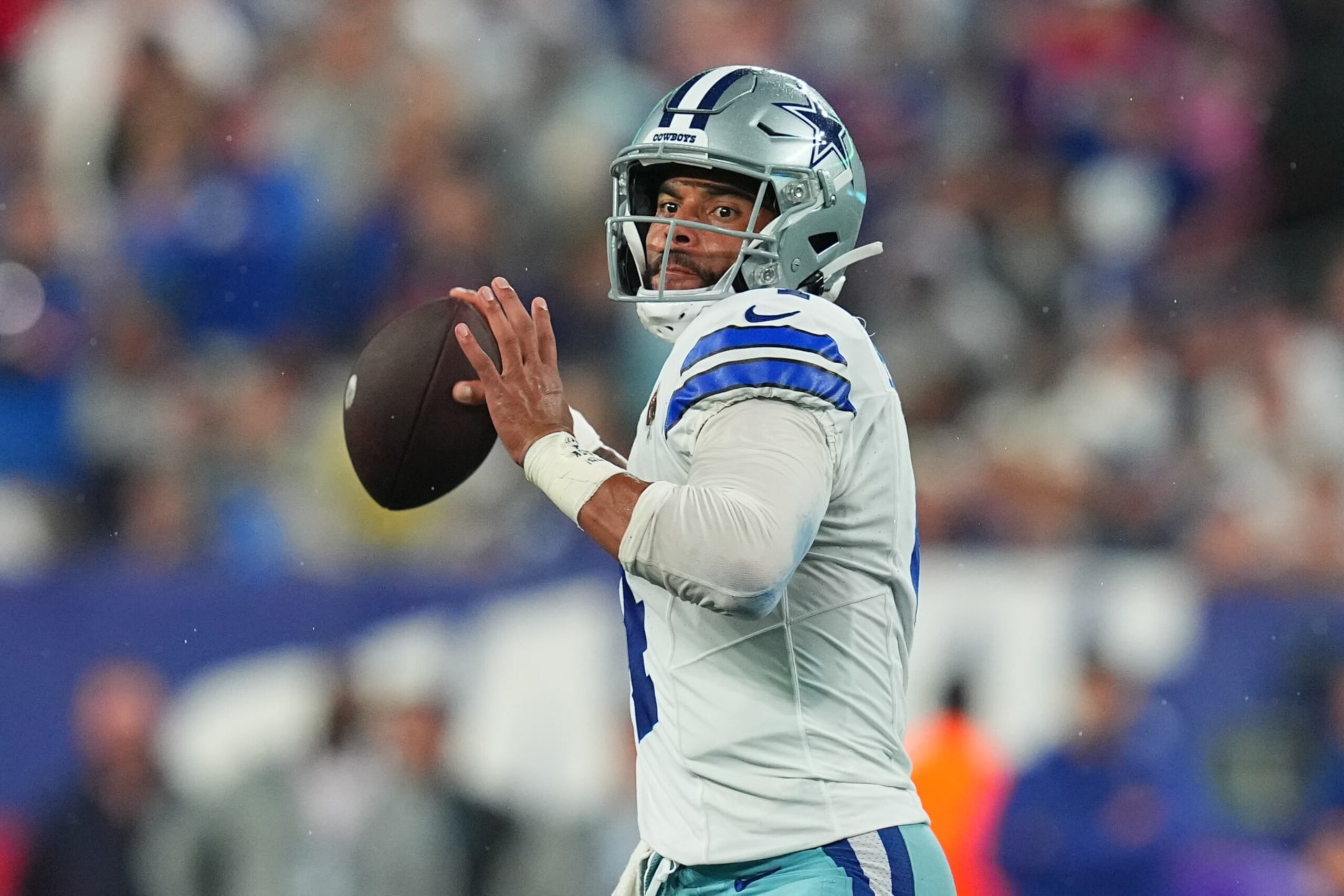 EAST RUTHERFORD, NEW JERSEY - SEPTEMBER 10: Dak Prescott #4 of the Dallas Cowboys passes the ball against the New York Giants at MetLife Stadium on September 10, 2023 in East Rutherford, New Jersey. (Photo by Mitchell Leff/Getty Images) EAST RUTHERFORD, NEW JERSEY - SEPTEMBER 10: Dak Prescott #4 of the Dallas Cowboys passes the ball against the New York Giants at MetLife Stadium on September 10, 2023 in East Rutherford, New Jersey. (Photo by Mitchell Leff/Getty Images)