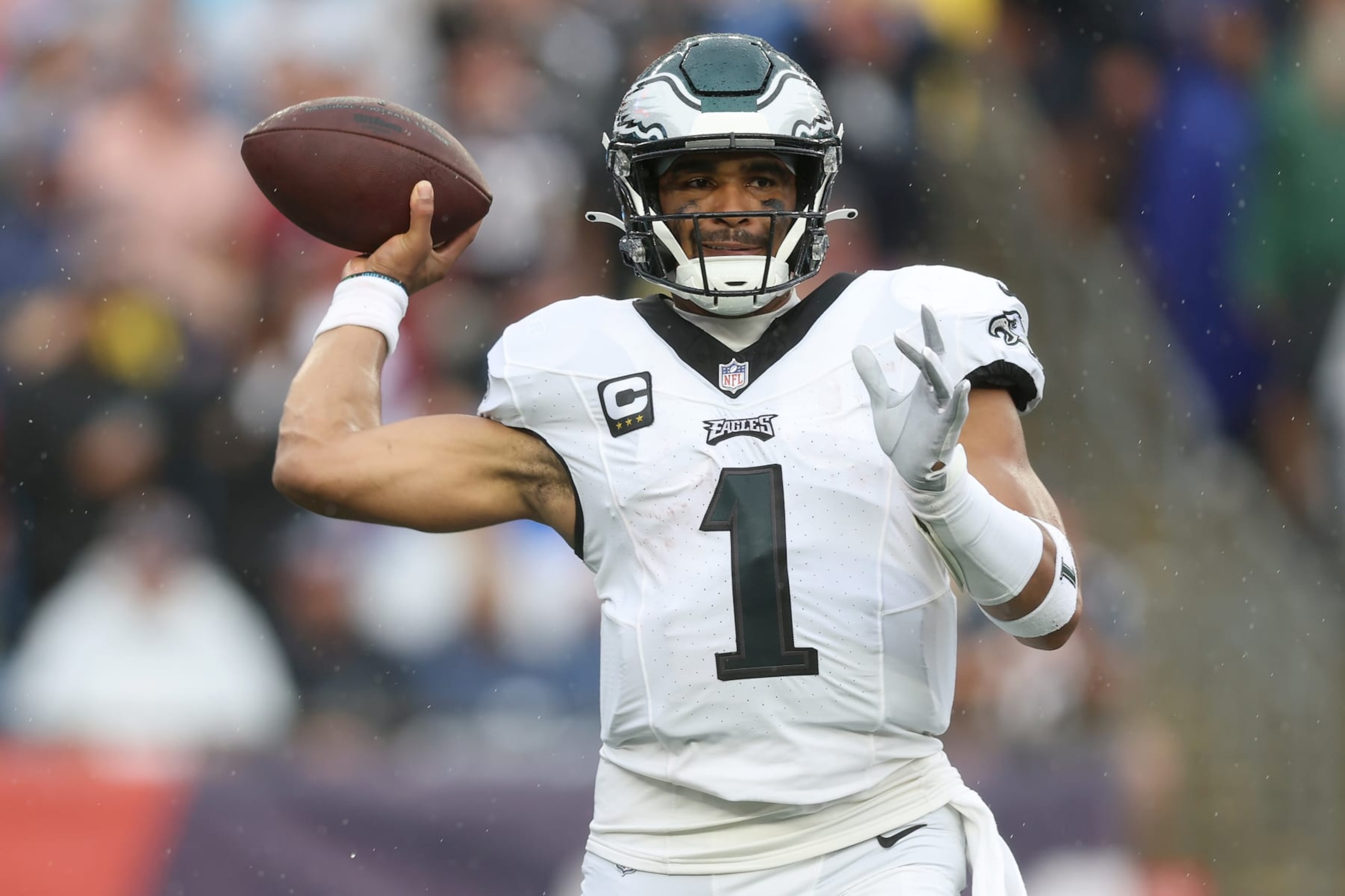 FOXBOROUGH, MASSACHUSETTS - SEPTEMBER 10: Jalen Hurts #1 of the Philadelphia Eagles attempts a pass during the second quarter against the New England Patriots at Gillette Stadium on September 10, 2023 in Foxborough, Massachusetts. (Photo by Adam Glanzman/Getty Images)