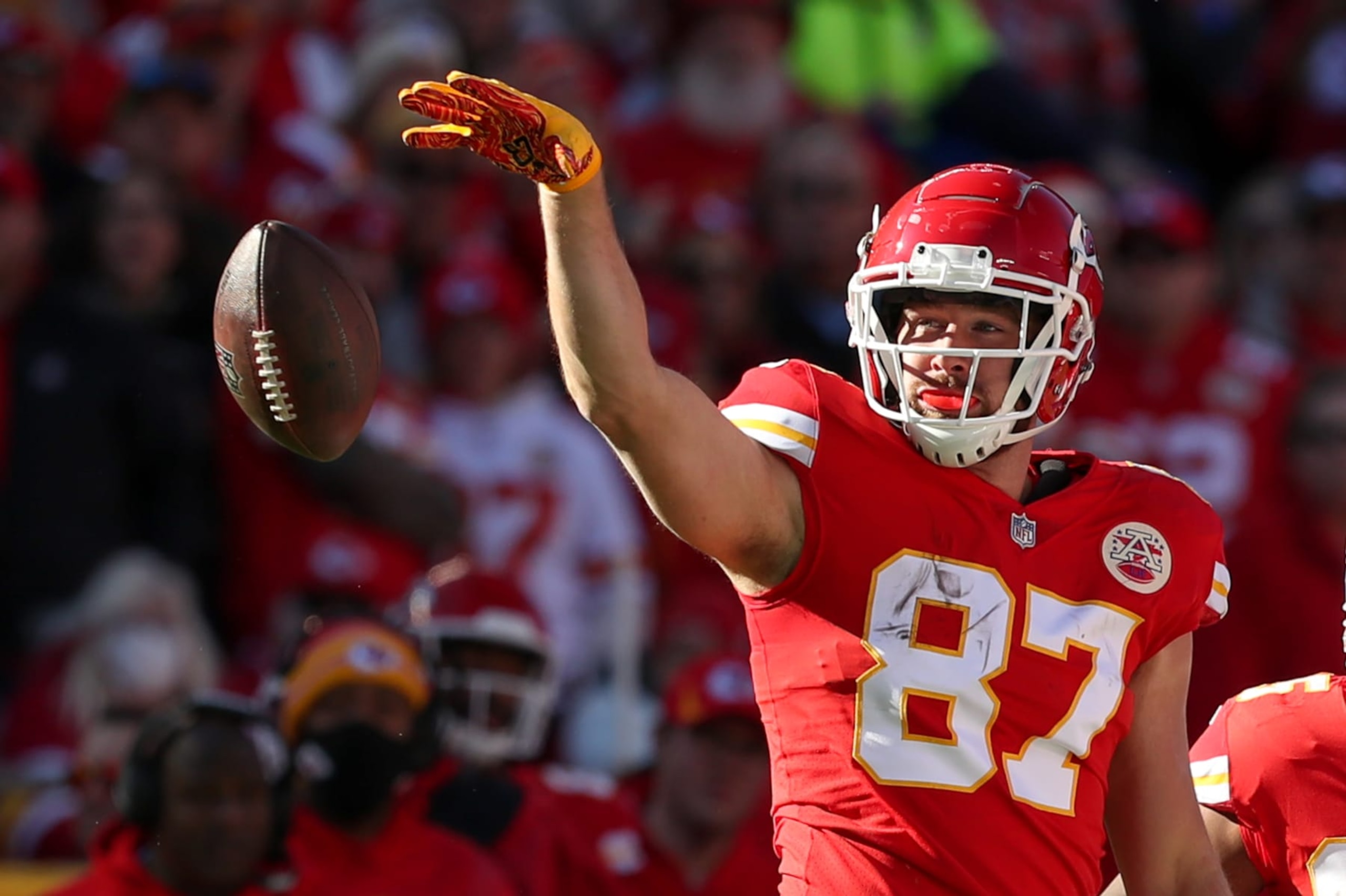 KANSAS CITY, MO - DECEMBER 12: Kansas City Chiefs tight end Travis Kelce (87) drops the ball after a first down in the second quarter of an NFL game between the Las Vegas Raiders and Kansas City Chiefs on Dec 12, 2021 at GEHA Field at Arrowhead Stadium in Kansas City, MO. (Photo by Scott Winters/Icon Sportswire via Getty Images)