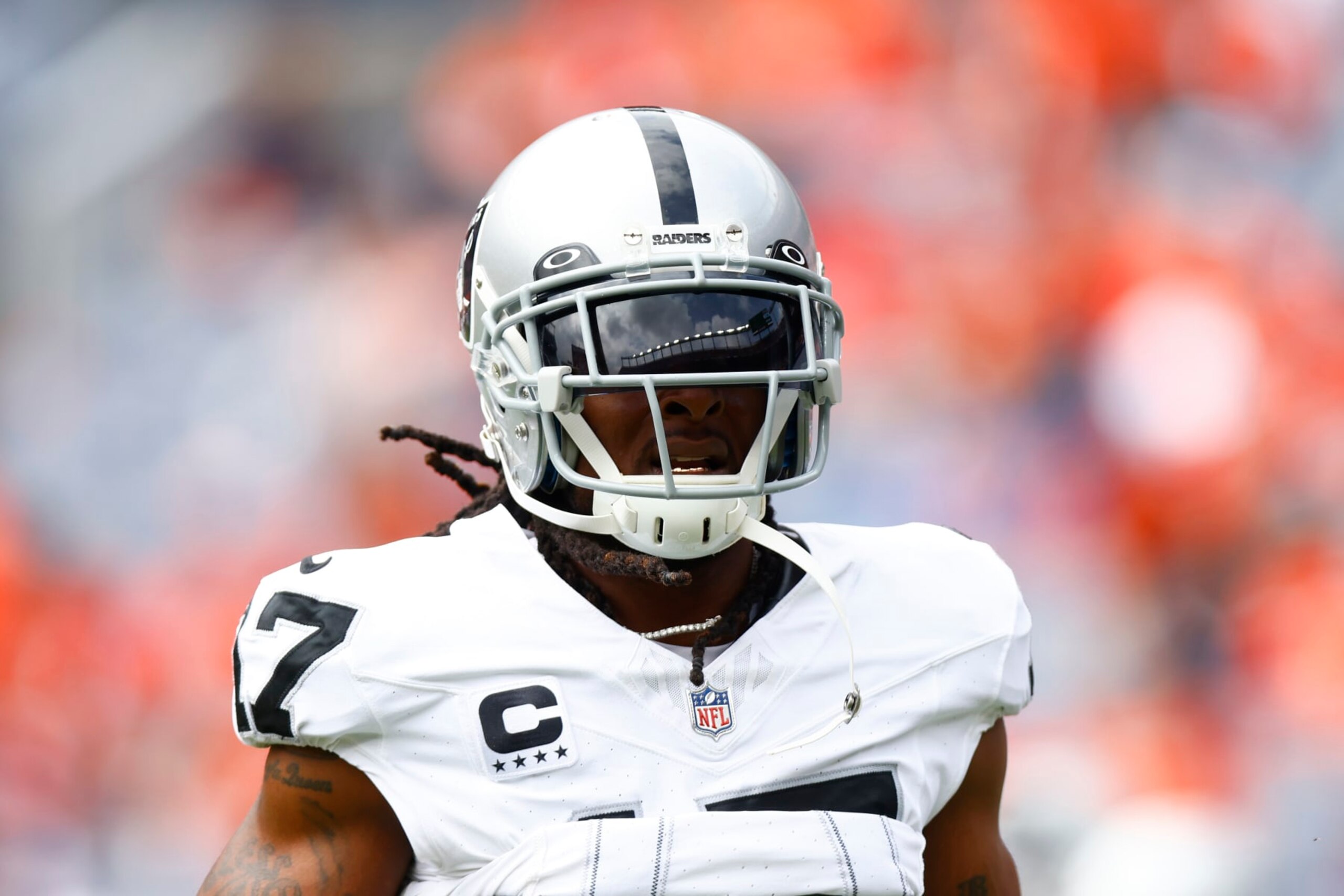 DENVER, COLORADO - SEPTEMBER 10: Davante Adams #17 of the Las Vegas Raiders warms up during pregame against the Denver Broncos  at Empower Field At Mile High on September 10, 2023 in Denver, Colorado. (Photo by Justin Edmonds/Getty Images)