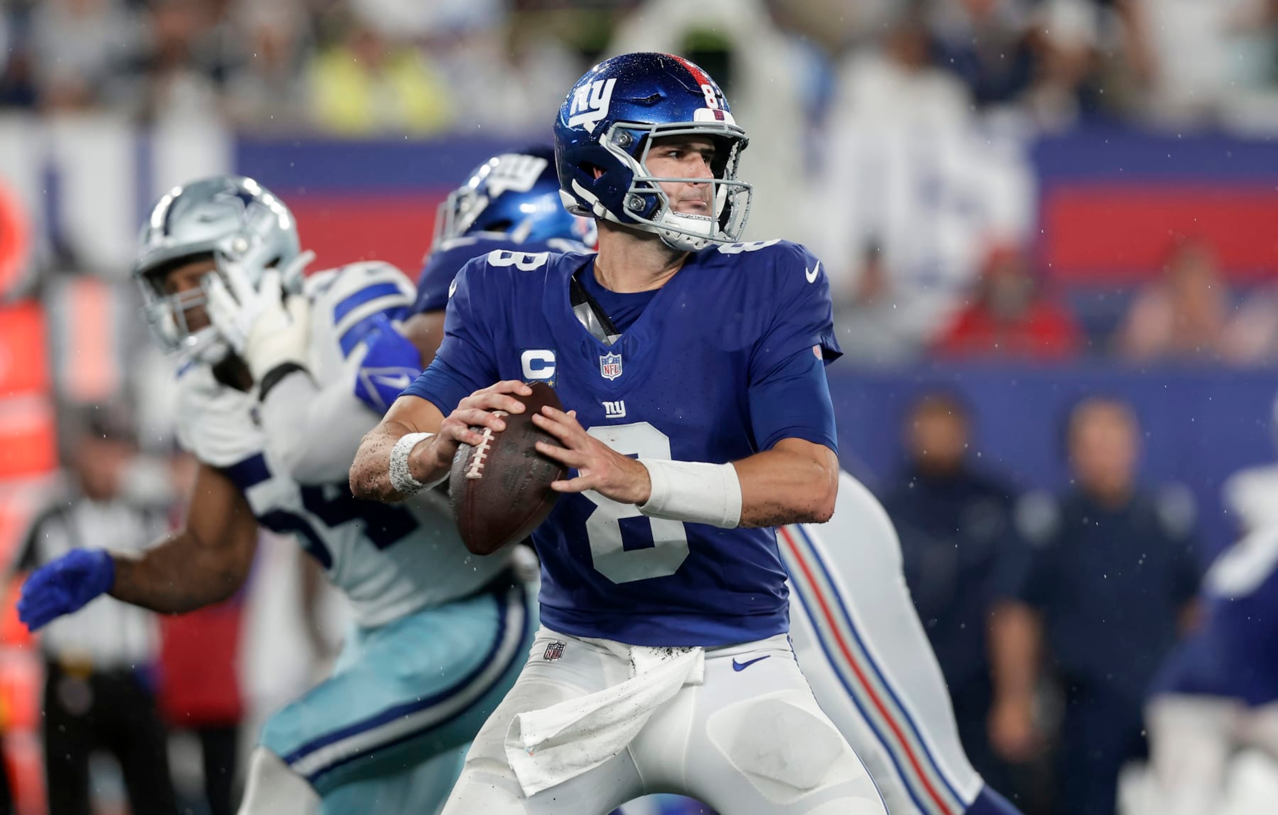 EAST RUTHERFORD, NEW JERSEY - SEPTEMBER 10: (NEW YORK DAILIES OUT)  Daniel Jones #8 of the New York Giants in action against the Dallas Cowboys at MetLife Stadium on September 10, 2023 in East Rutherford, New Jersey. The Cowboys defeated the Giants 40-0. (Photo by Jim McIsaac/Getty Images)