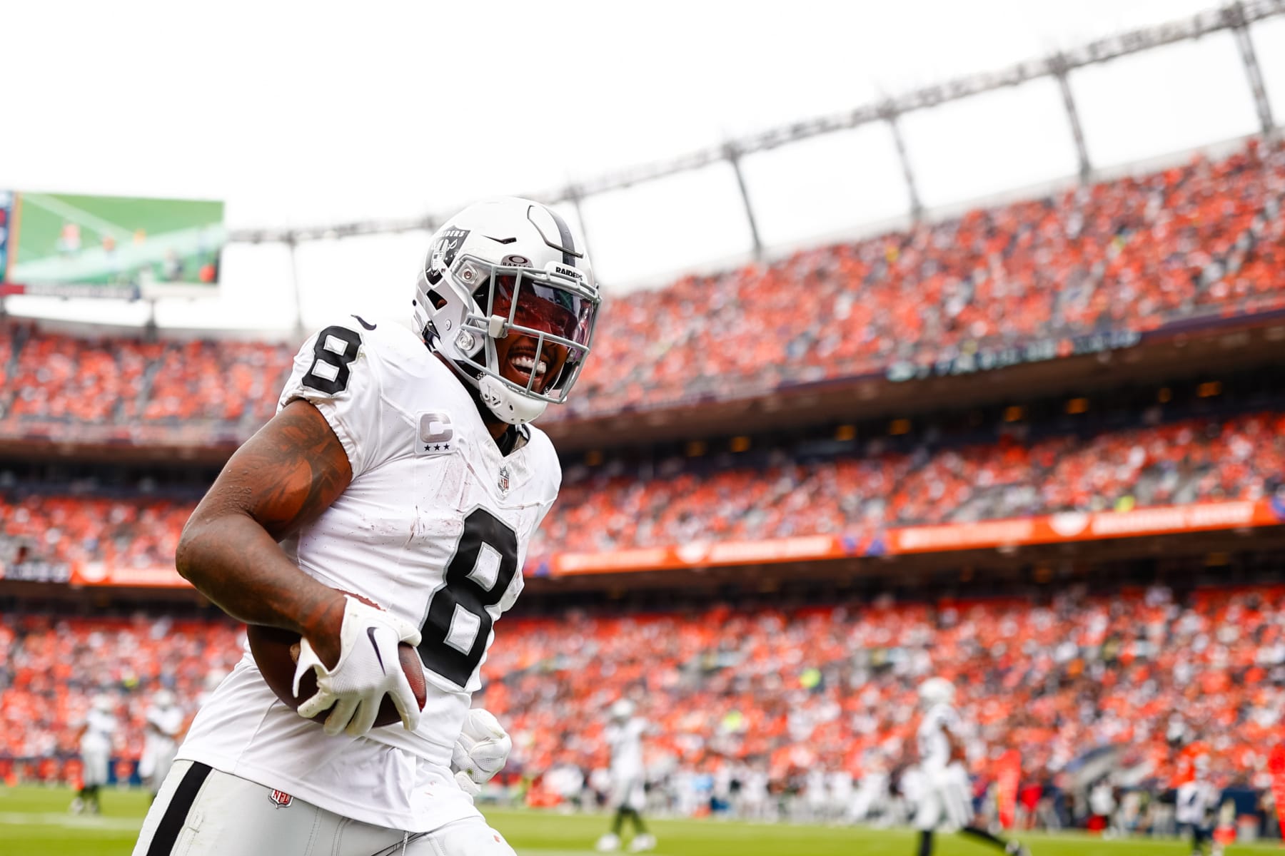 DENVER, CO - SEPTEMBER 10:  Running back Josh Jacobs #8 of the Las Vegas Raiders runs with the football during the second quarter against the Denver Broncos at Empower Field at Mile High on September 10, 2023 in Denver, Colorado. (Photo by Justin Edmonds/Getty Images)