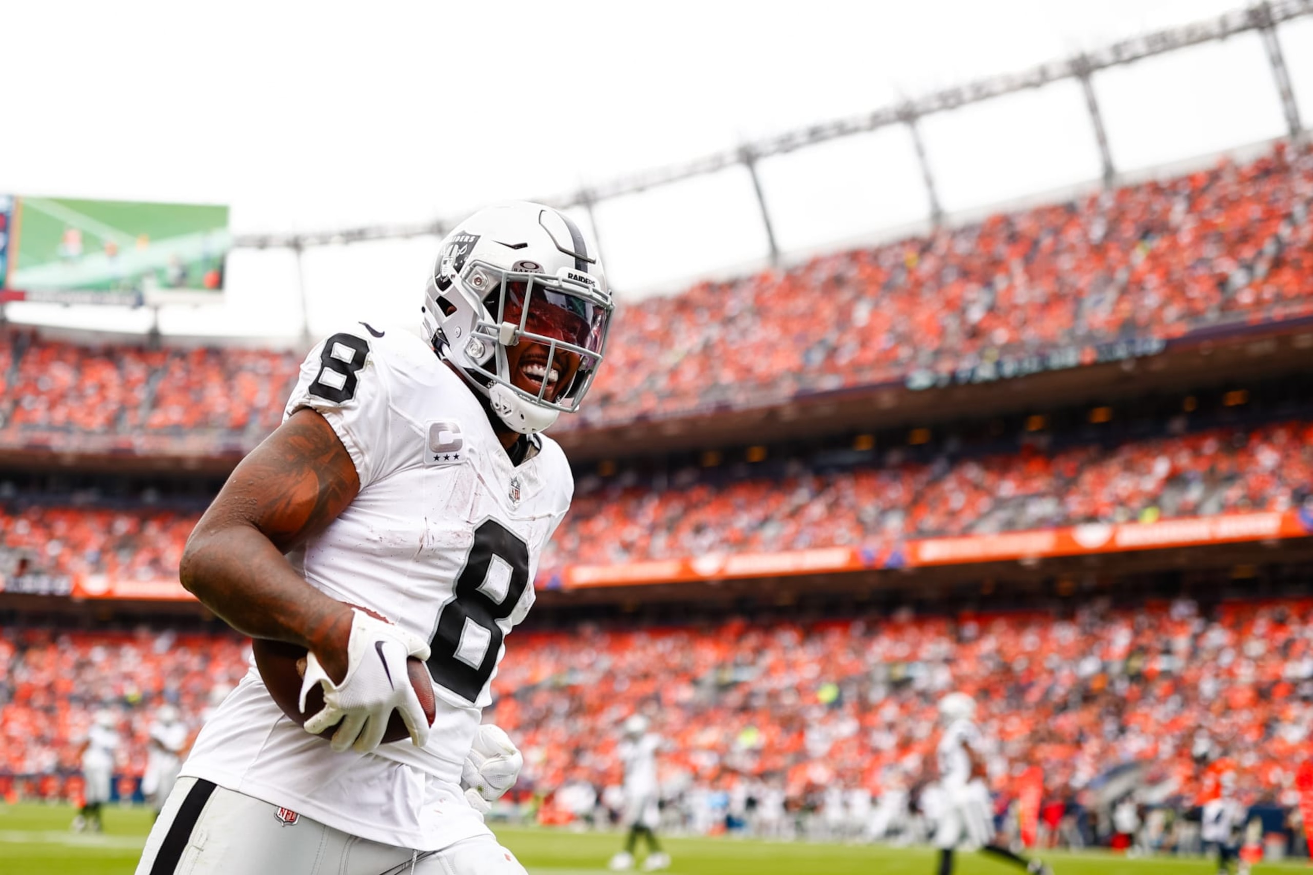 DENVER, CO - SEPTEMBER 10:  Running back Josh Jacobs #8 of the Las Vegas Raiders runs with the football during the second quarter against the Denver Broncos at Empower Field at Mile High on September 10, 2023 in Denver, Colorado. (Photo by Justin Edmonds/Getty Images)