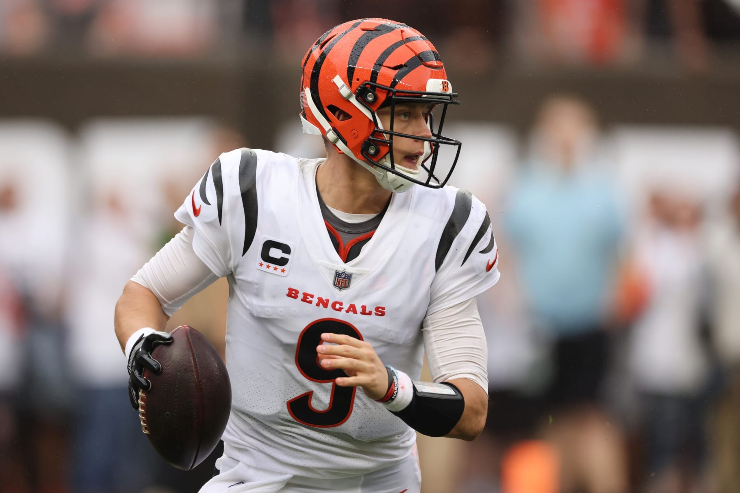 CLEVELAND, OHIO - SEPTEMBER 10: Joe Burrow #9 of the Cincinnati Bengals plays against the Cleveland Browns at Cleveland Browns Stadium on September 10, 2023 in Cleveland, Ohio. (Photo by Gregory Shamus/Getty Images)