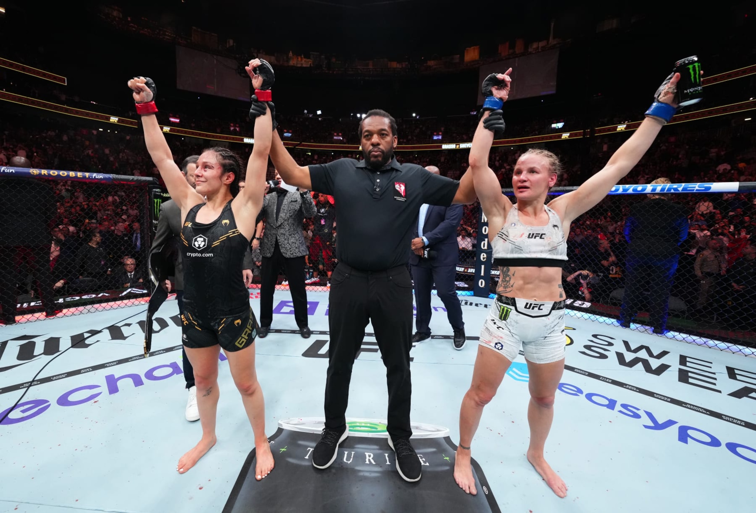 Alexa Grasso (left) and Valentina Shevchenko