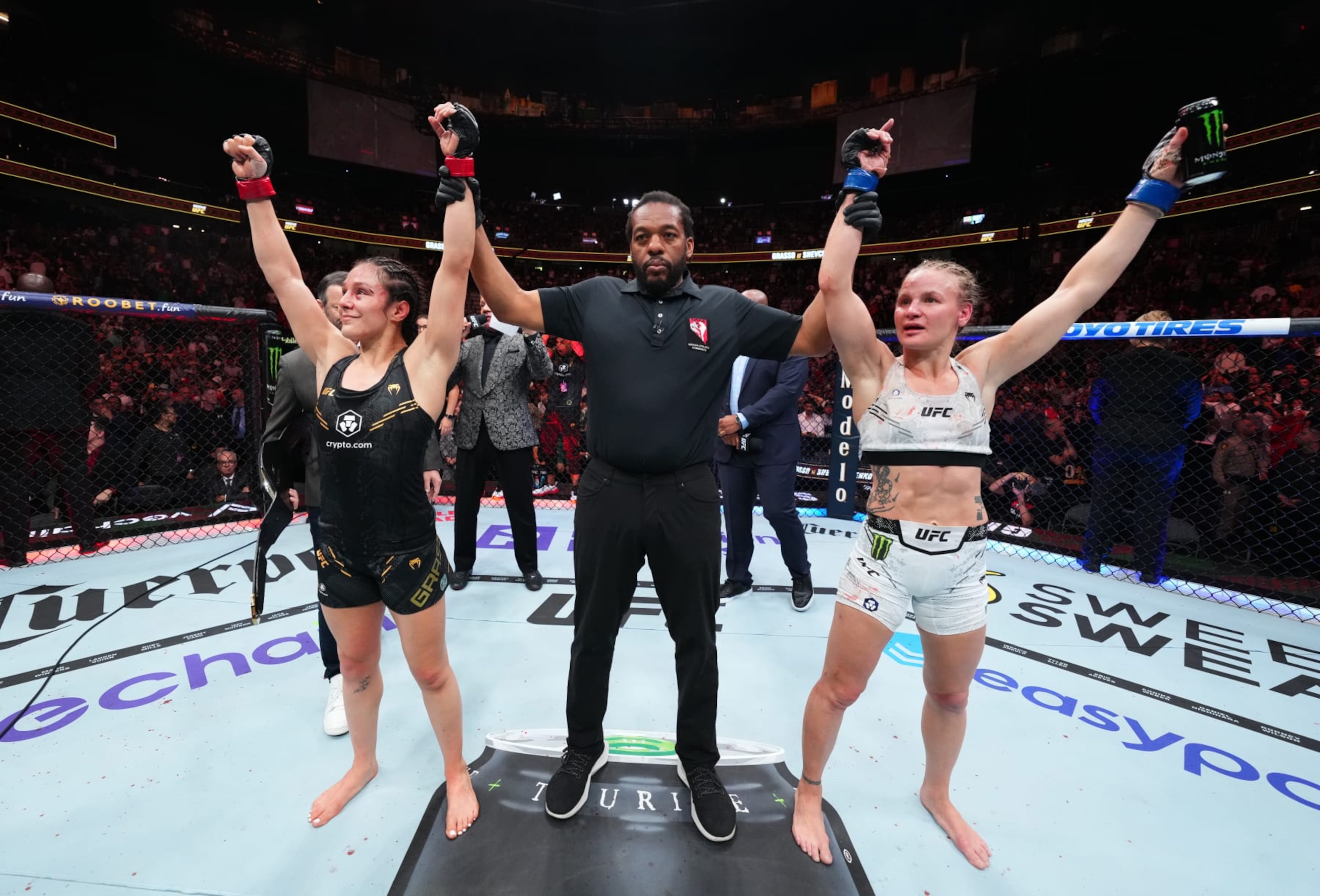 Alexa Grasso (left) and Valentina Shevchenko