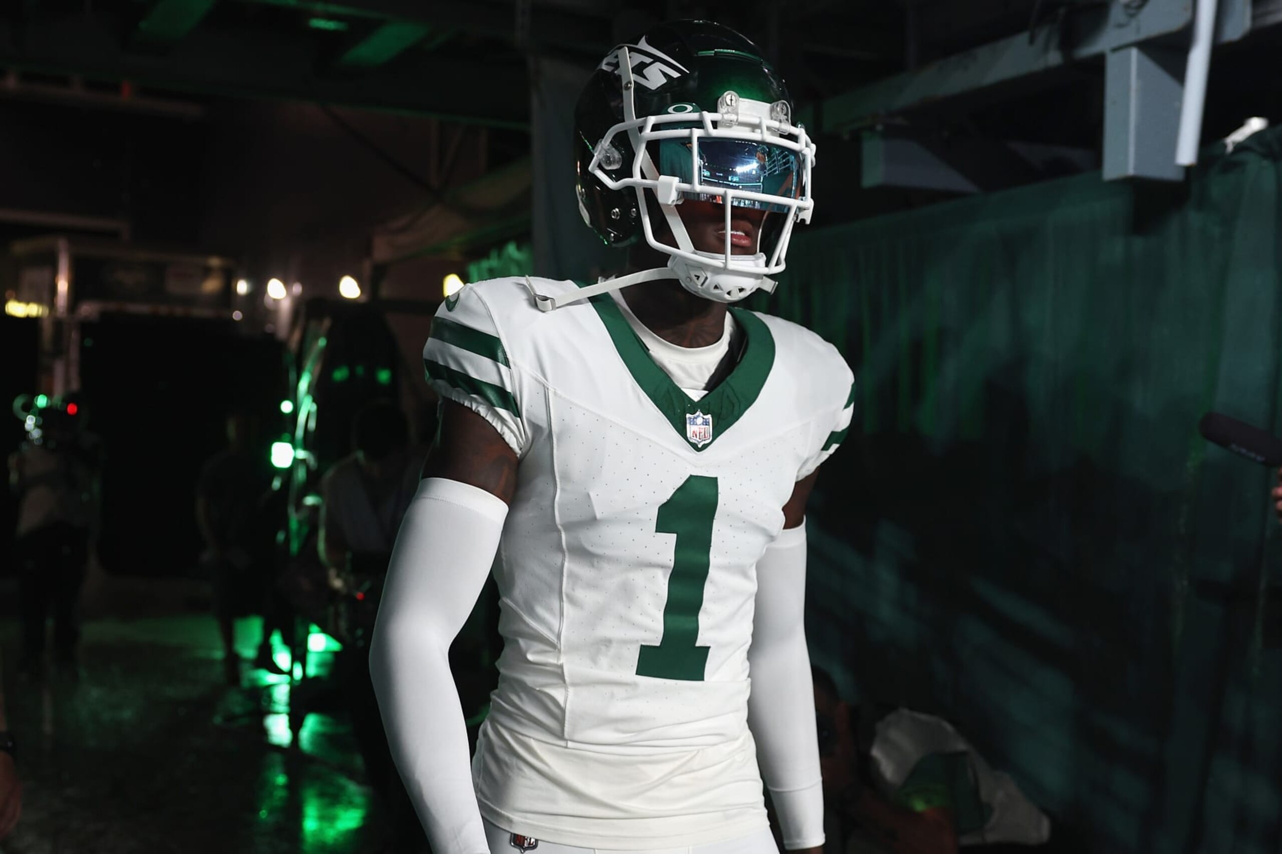EAST RUTHERFORD, NEW JERSEY - SEPTEMBER 11: Cornerback Sauce Gardner #1 of the New York Jets walks out onto the field before the NFL game against the Buffalo Bills at MetLife Stadium on September 11, 2023 in East Rutherford, New Jersey. (Photo by Elsa/Getty Images) EAST RUTHERFORD, NEW JERSEY - SEPTEMBER 11: Cornerback Sauce Gardner #1 of the New York Jets walks out onto the field before the NFL game against the Buffalo Bills at MetLife Stadium on September 11, 2023 in East Rutherford, New Jersey. (Photo by Elsa/Getty Images)