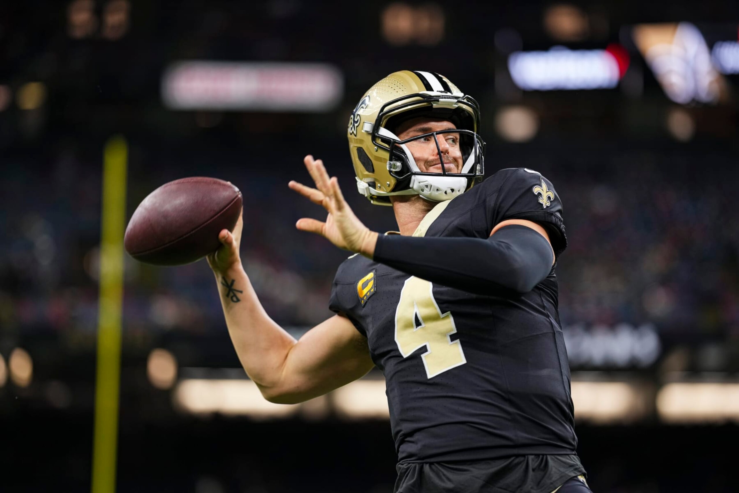 NEW ORLEANS, LA - SEPTEMBER 10: Derek Carr #4 of the New Orleans Saints warms up  at Caesars Superdome on September 10, 2023 in New Orleans, Louisiana. (Photo by Cooper Neill/Getty Images)