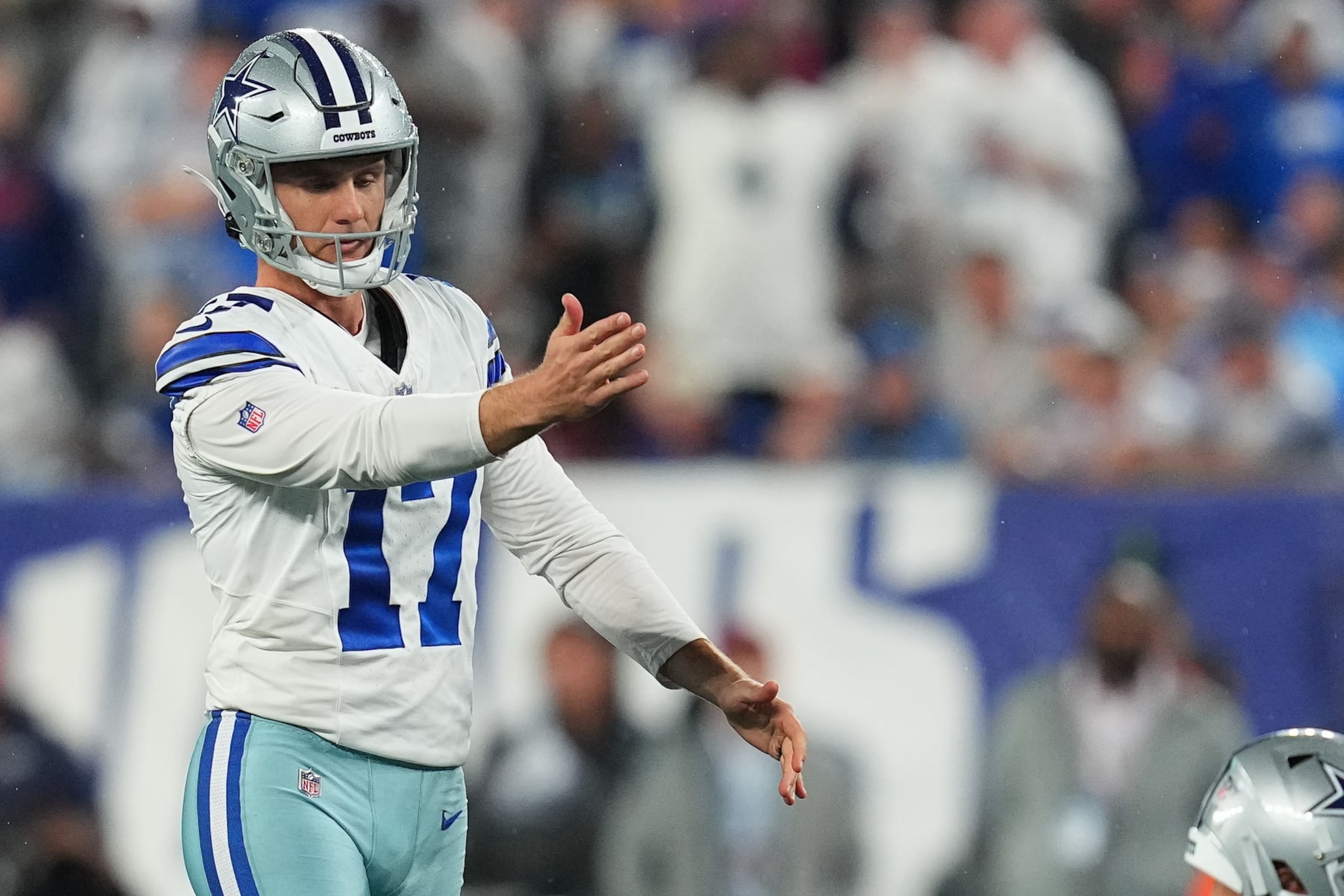 EAST RUTHERFORD, NEW JERSEY - SEPTEMBER 10: Brandon Aubrey #17 of the Dallas Cowboys in action against the New York Giants at MetLife Stadium on September 10, 2023 in East Rutherford, New Jersey. (Photo by Mitchell Leff/Getty Images)