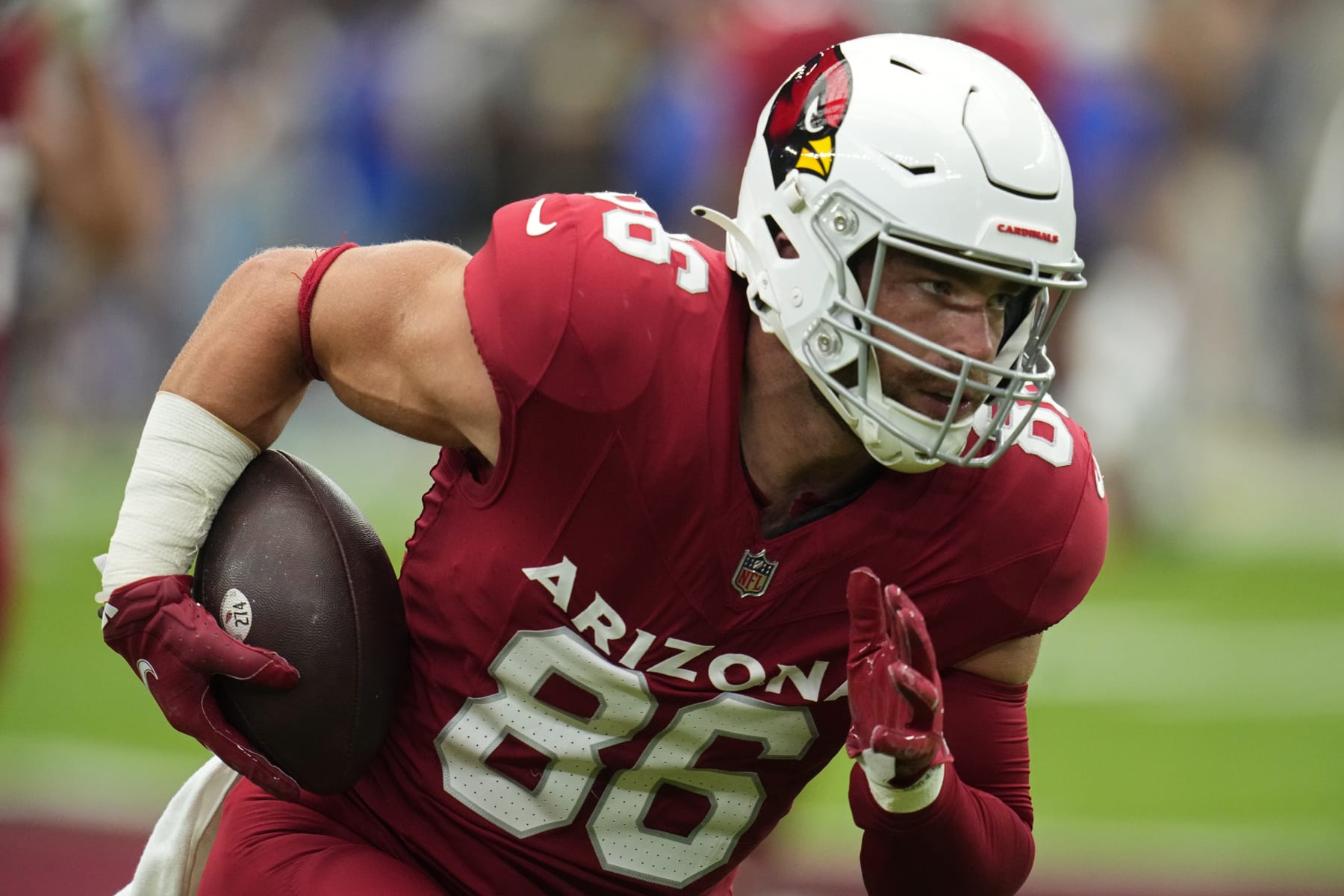 Arizona Cardinals tight end Zach Ertz (86) warms up before an NFL football game against the New York Giants, Sunday, Sept. 17, 2023, in Glendale, Ariz. (AP Photo/Ross D. Franklin)