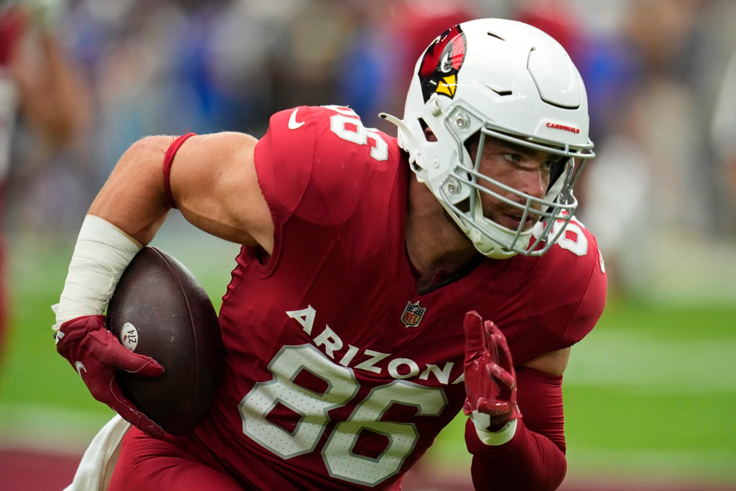 Arizona Cardinals tight end Zach Ertz (86) warms up before an NFL football game against the New York Giants, Sunday, Sept. 17, 2023, in Glendale, Ariz. (AP Photo/Ross D. Franklin)