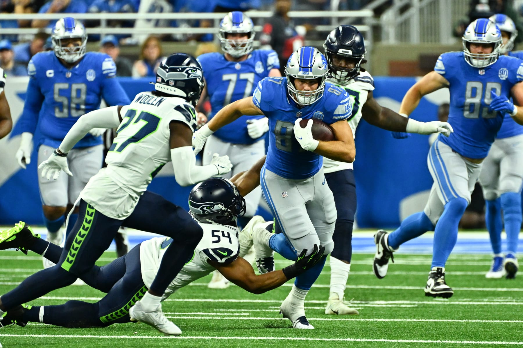 DETROIT, MI - SEPTEMBER 17: Detroit Lions tight end Sam LaPorta (87) makes a catch for a good gain during the Detroit Lions versus the Seattle Seahawks game on Sunday September 17, 2023 at Ford Field in Detroit, MI. (Photo by Steven King/Icon Sportswire via Getty Images)
